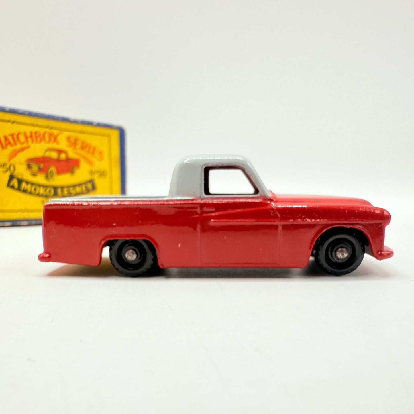 Matchbox Lesney 50a Commer Pick - up Truck Red/Grey BPW - Magic Matchbox