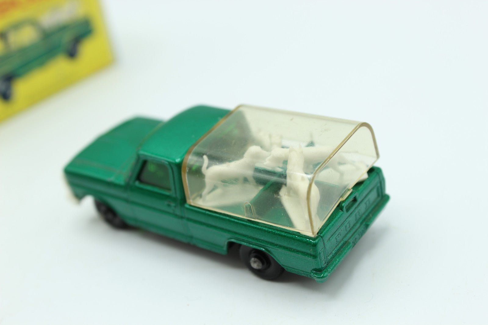 Matchbox Lesney 50c Kennel Truck - White Grill - Magic Matchbox
