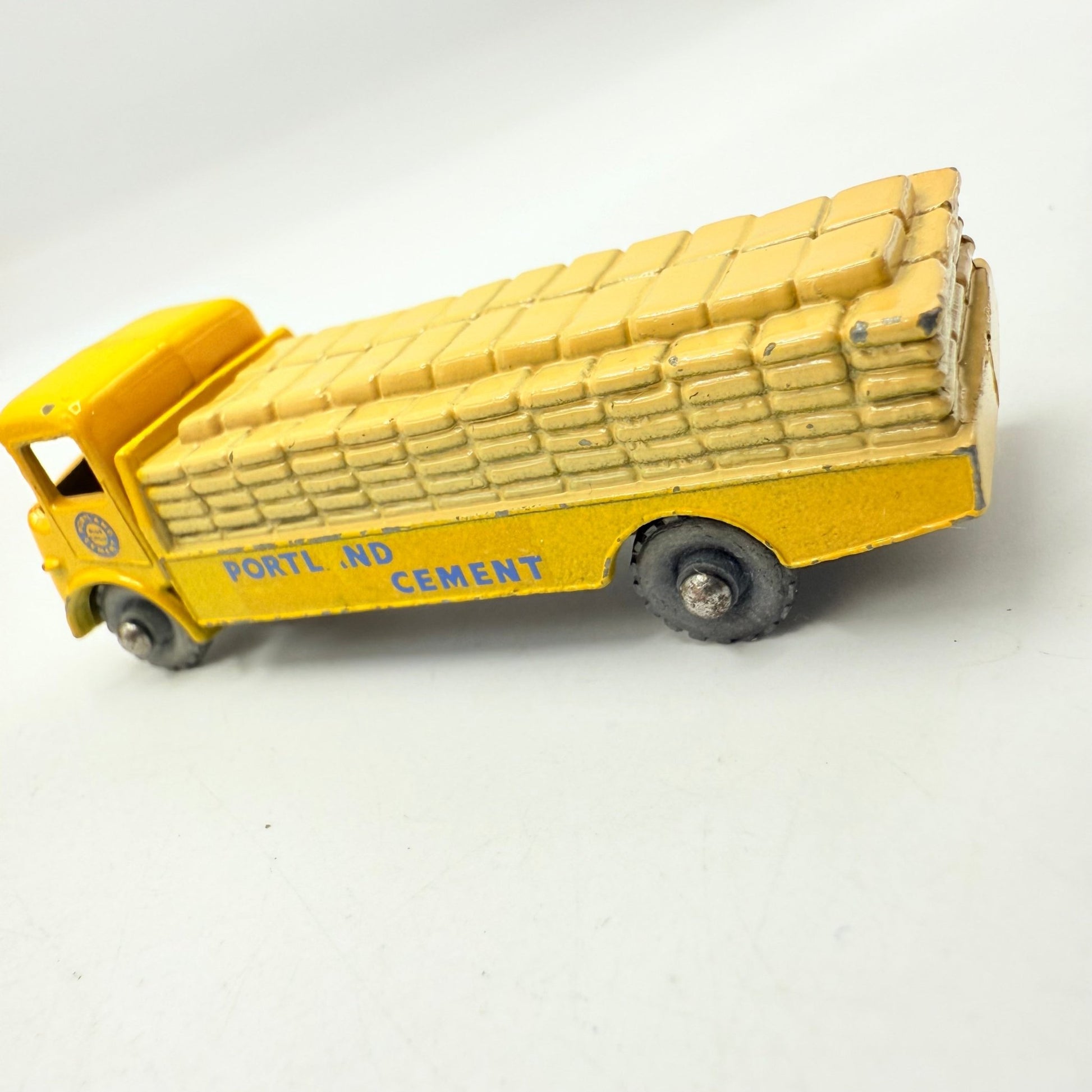 Matchbox Lesney 51a Albion Chieftain Portland Cement MW - Magic Matchbox