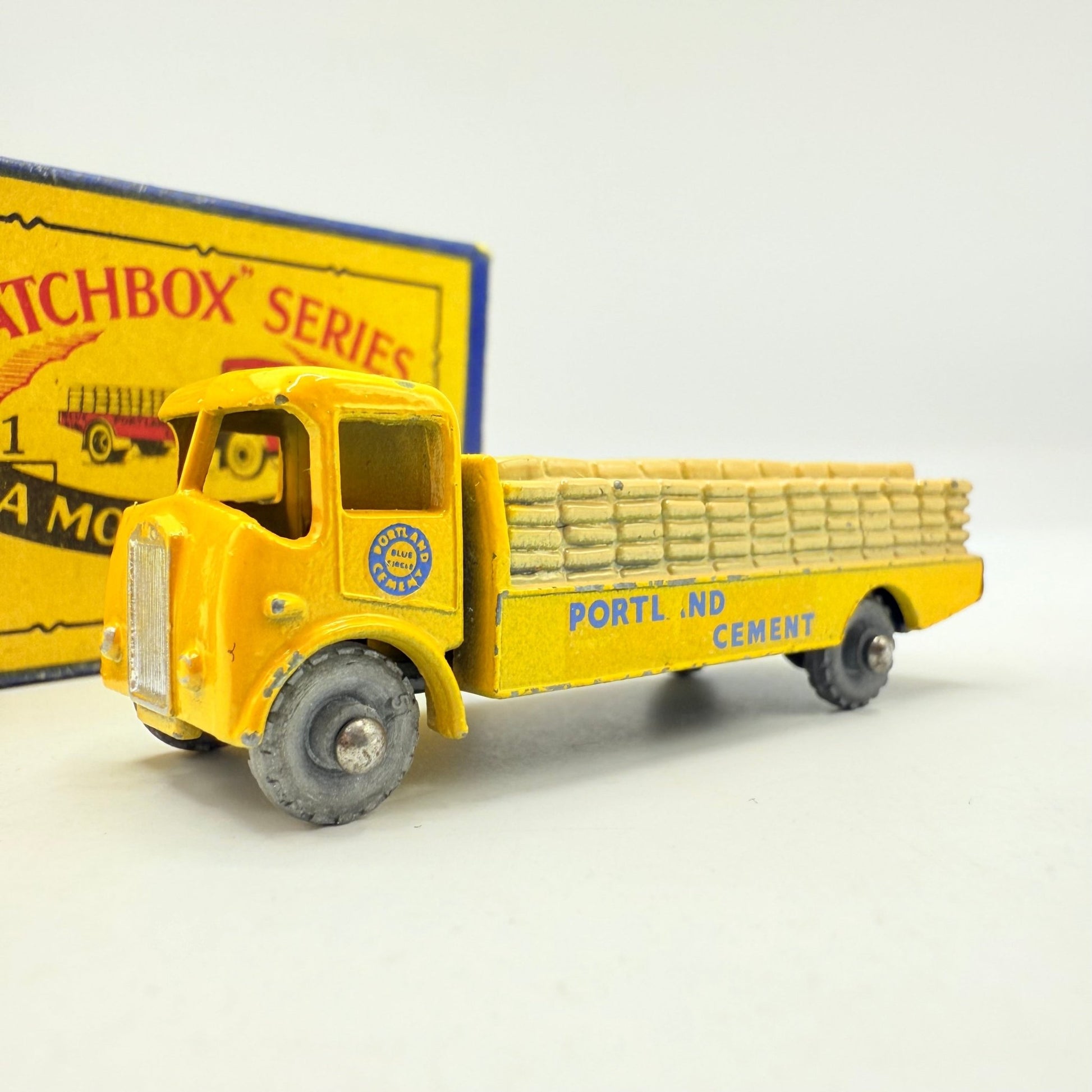 Matchbox Lesney 51a Albion Chieftain Portland Cement MW - Magic Matchbox