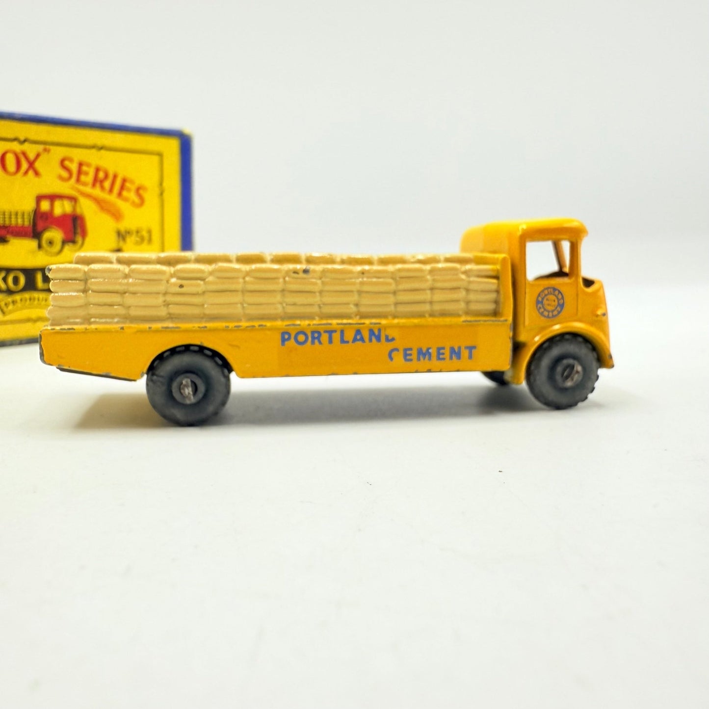 Matchbox Lesney 51a Albion Chieftain Portland Cement MW - Magic Matchbox