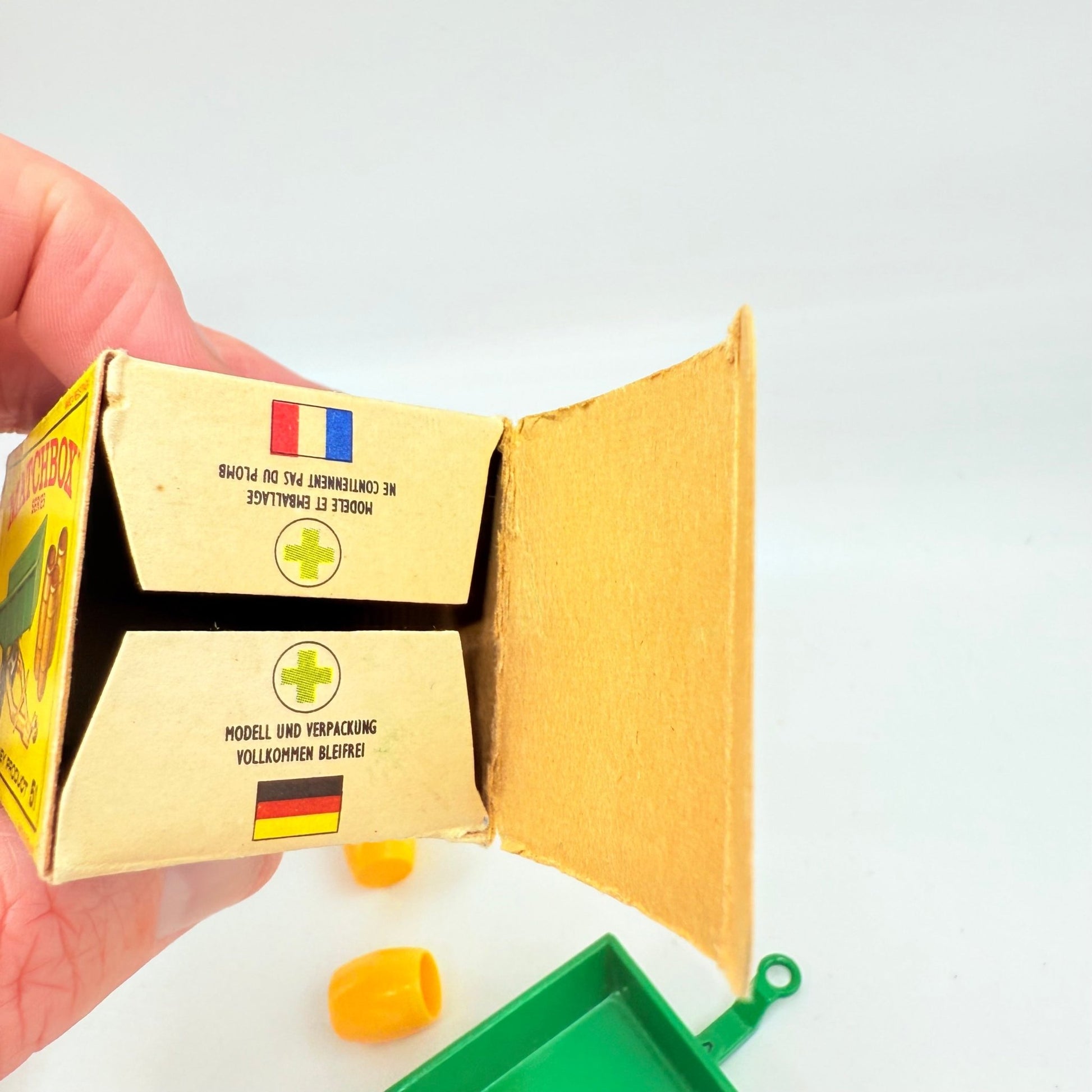 Matchbox Lesney 51b Farm Trailer with Black Tyres - Magic Matchbox