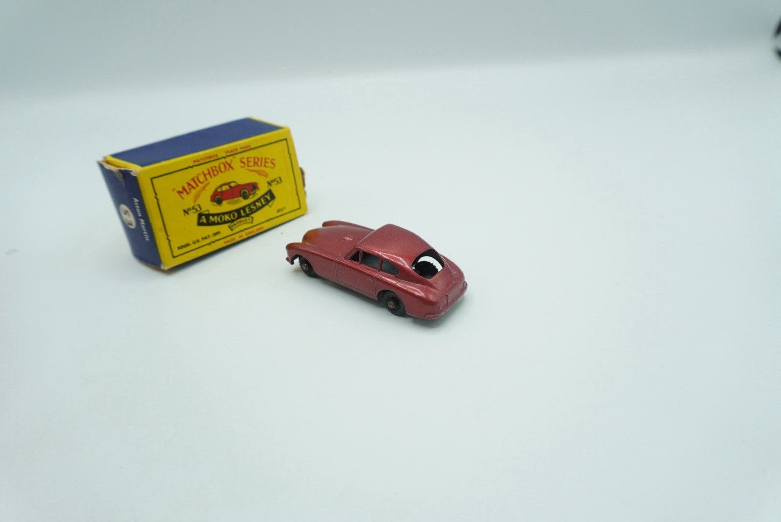 Matchbox Lesney 53a Aston Martin DB2 - 4 METALLIC RED & BPW Damaged Box - Magic Matchbox