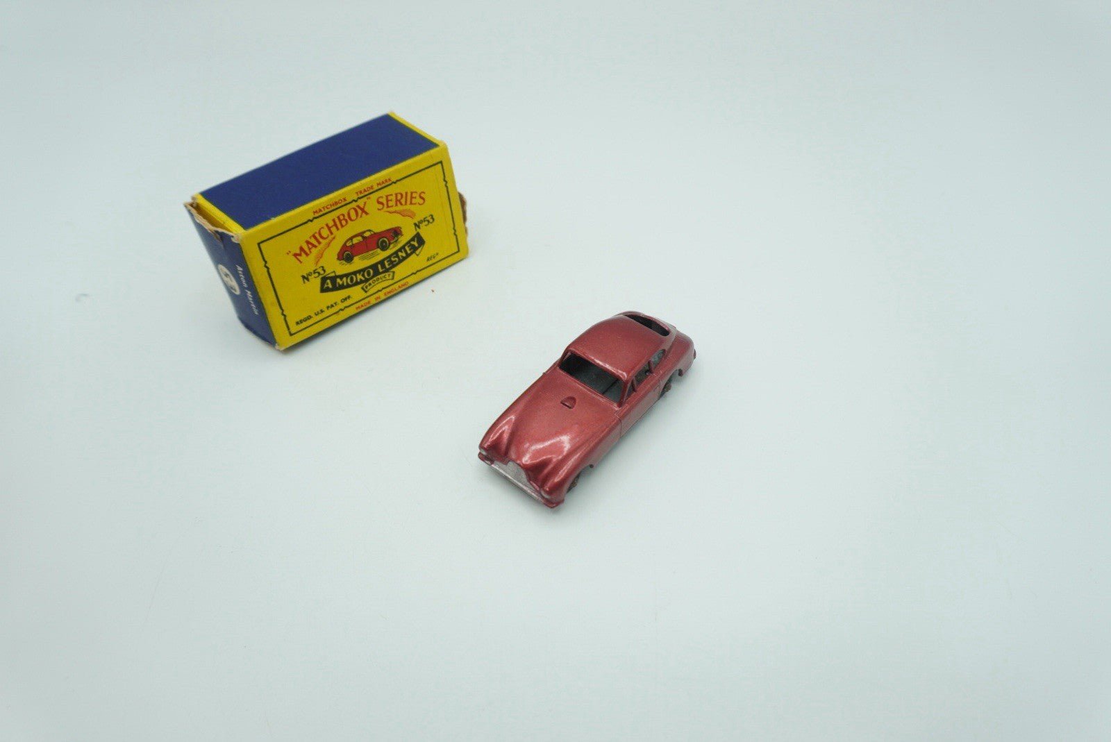 Matchbox Lesney 53a Aston Martin DB2 - 4 METALLIC RED & BPW Damaged Box - Magic Matchbox