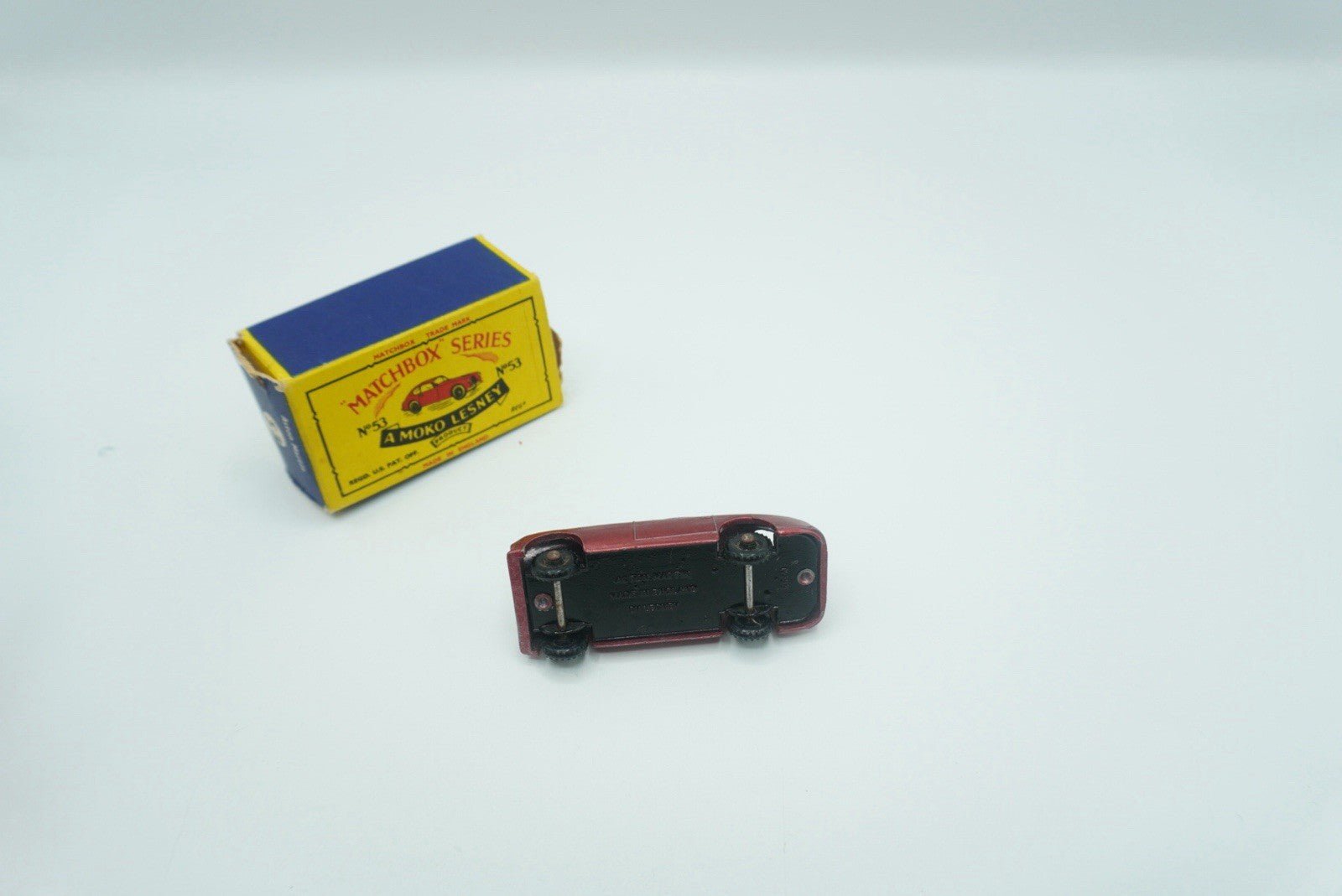 Matchbox Lesney 53a Aston Martin DB2 - 4 METALLIC RED & BPW Damaged Box - Magic Matchbox
