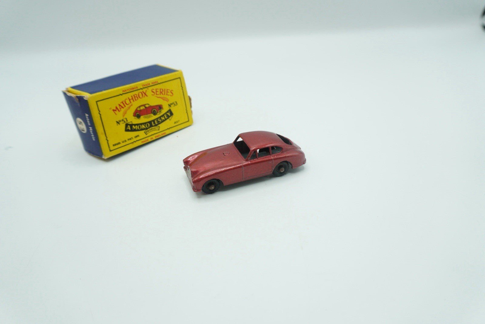 Matchbox Lesney 53a Aston Martin DB2 - 4 METALLIC RED & BPW Damaged Box - Magic Matchbox
