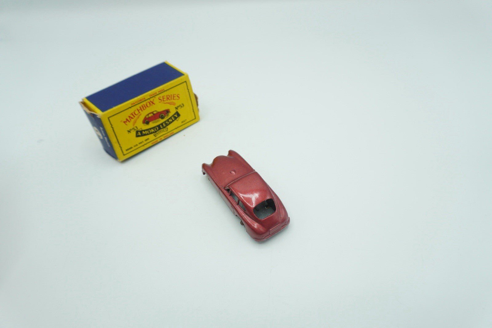 Matchbox Lesney 53a Aston Martin DB2 - 4 METALLIC RED & BPW Damaged Box - Magic Matchbox