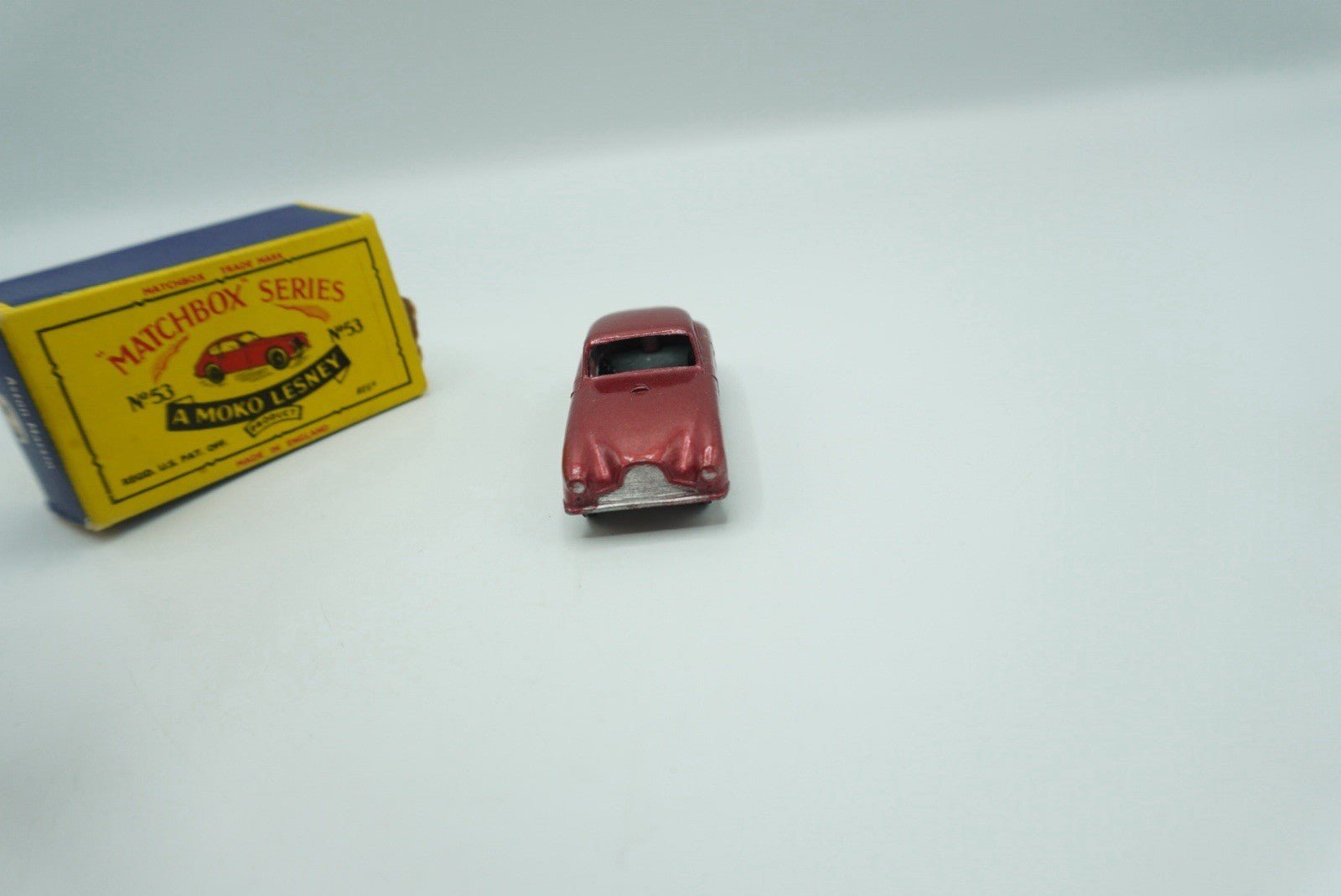 Matchbox Lesney 53a Aston Martin DB2 - 4 METALLIC RED & BPW Damaged Box - Magic Matchbox
