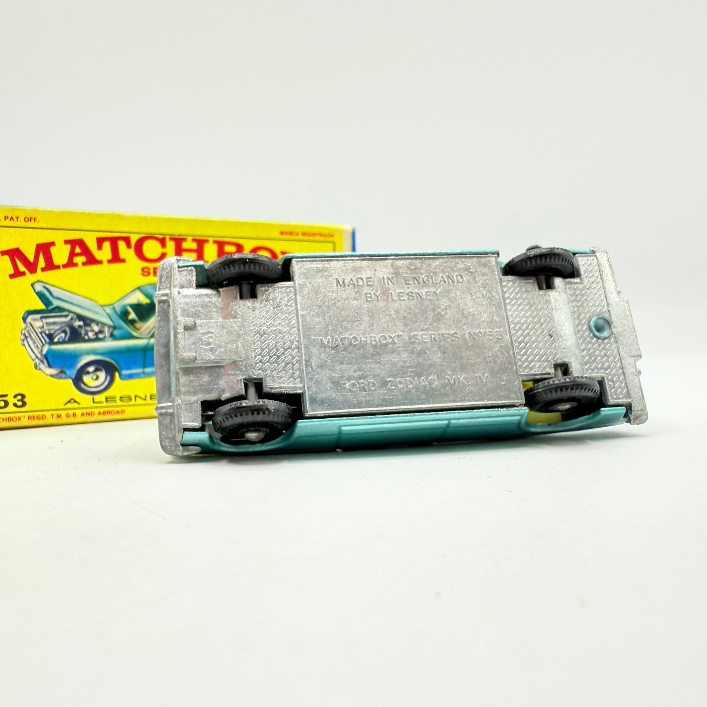Matchbox Lesney 53c Ford Zodiac MKIV - Magic Matchbox