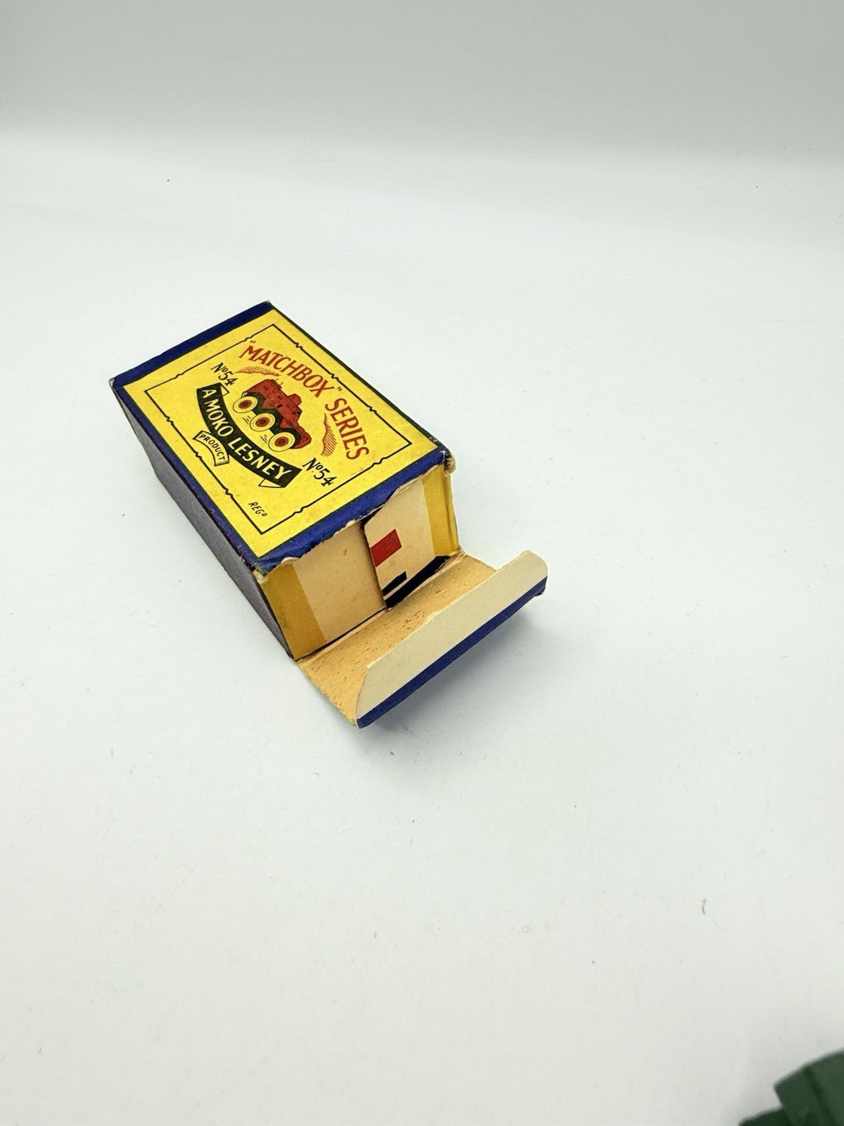 Matchbox Lesney 54a Saracen Personnel Carrier - Magic Matchbox