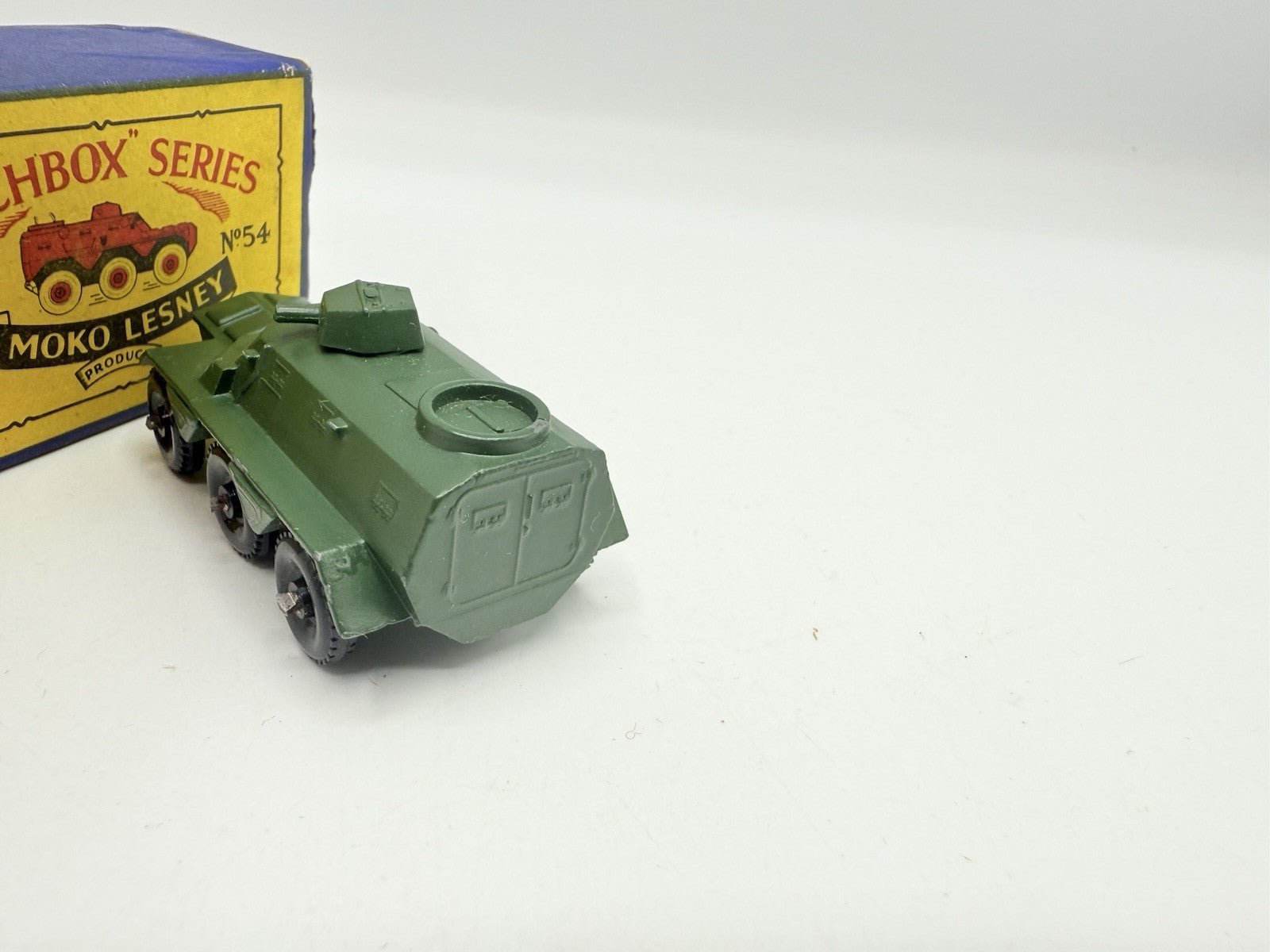 Matchbox Lesney 54a Saracen Personnel Carrier - Magic Matchbox