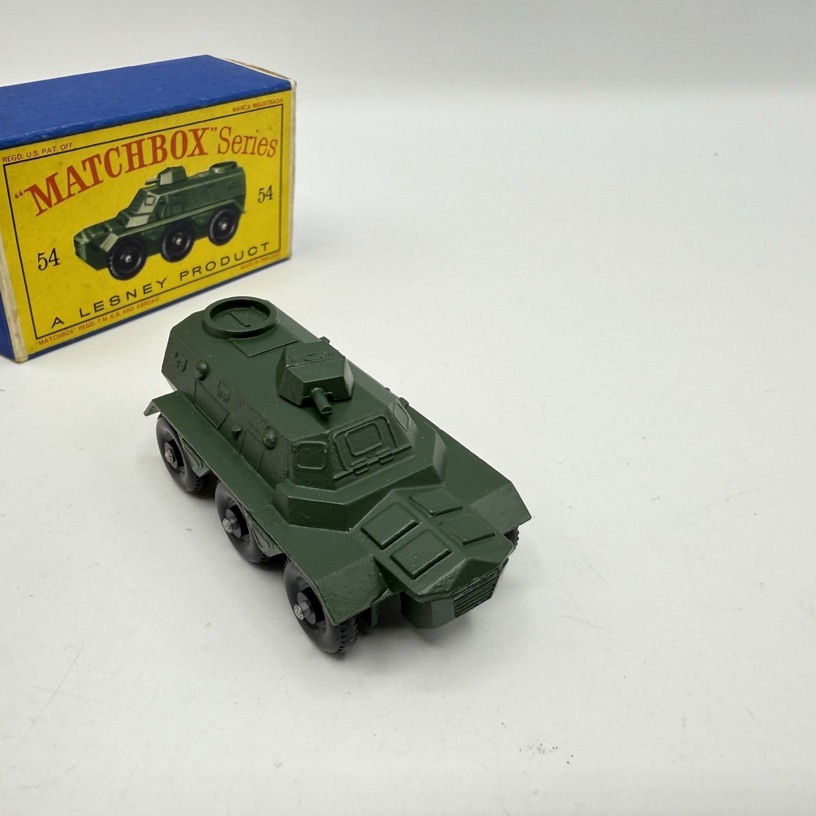 MATCHBOX 　No.54 Saracen Carrier Matchbox 54a, Saracen Personnel Carrier - Free Price Guide