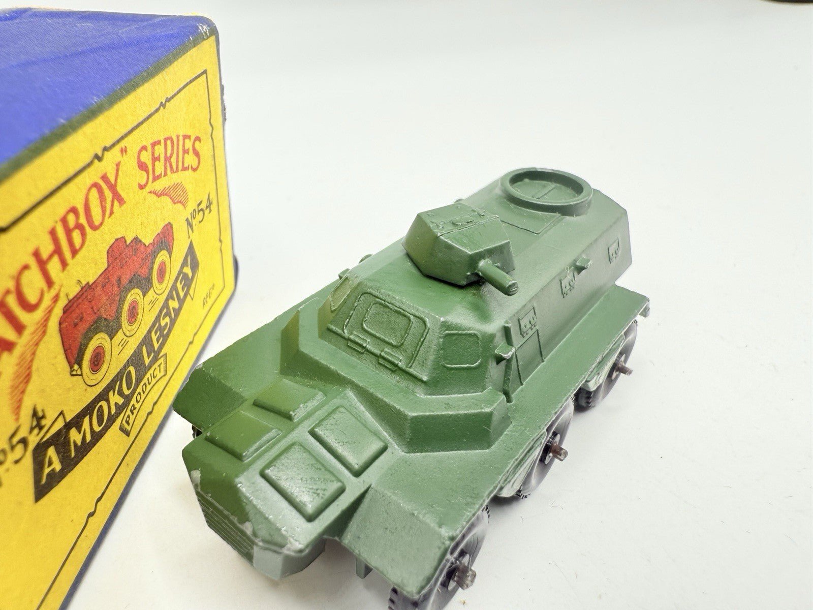 Matchbox Lesney 54a Saracen Personnel Carrier - Magic Matchbox