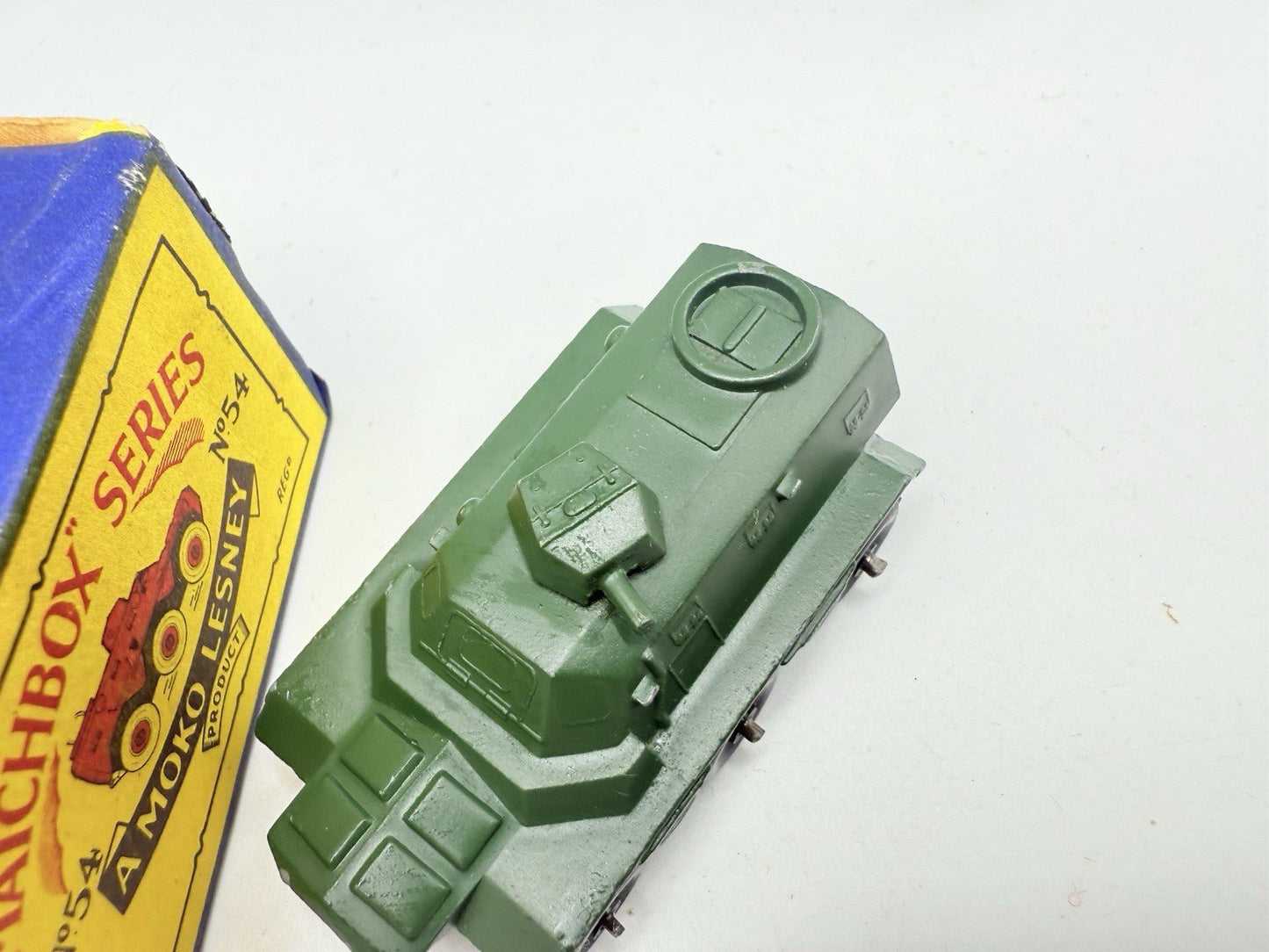 Matchbox Lesney 54a Saracen Personnel Carrier - Magic Matchbox