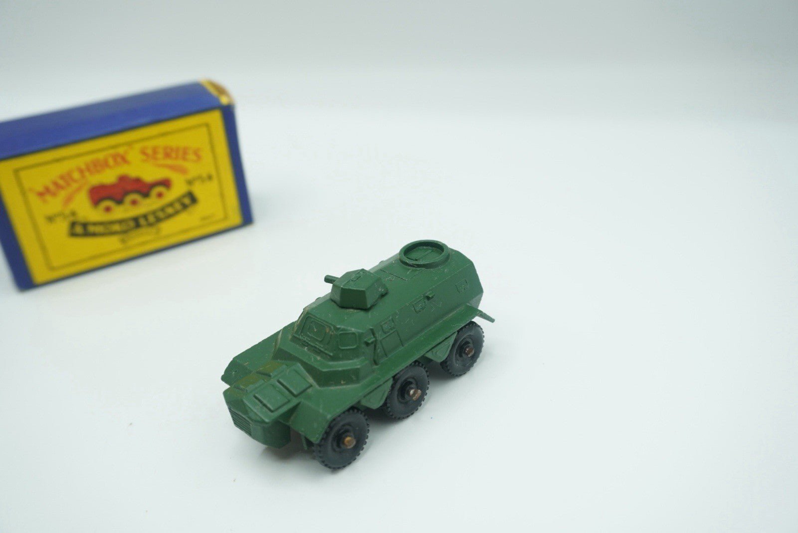 Matchbox Lesney 54a Saracen Personnel Carrier - Magic Matchbox
