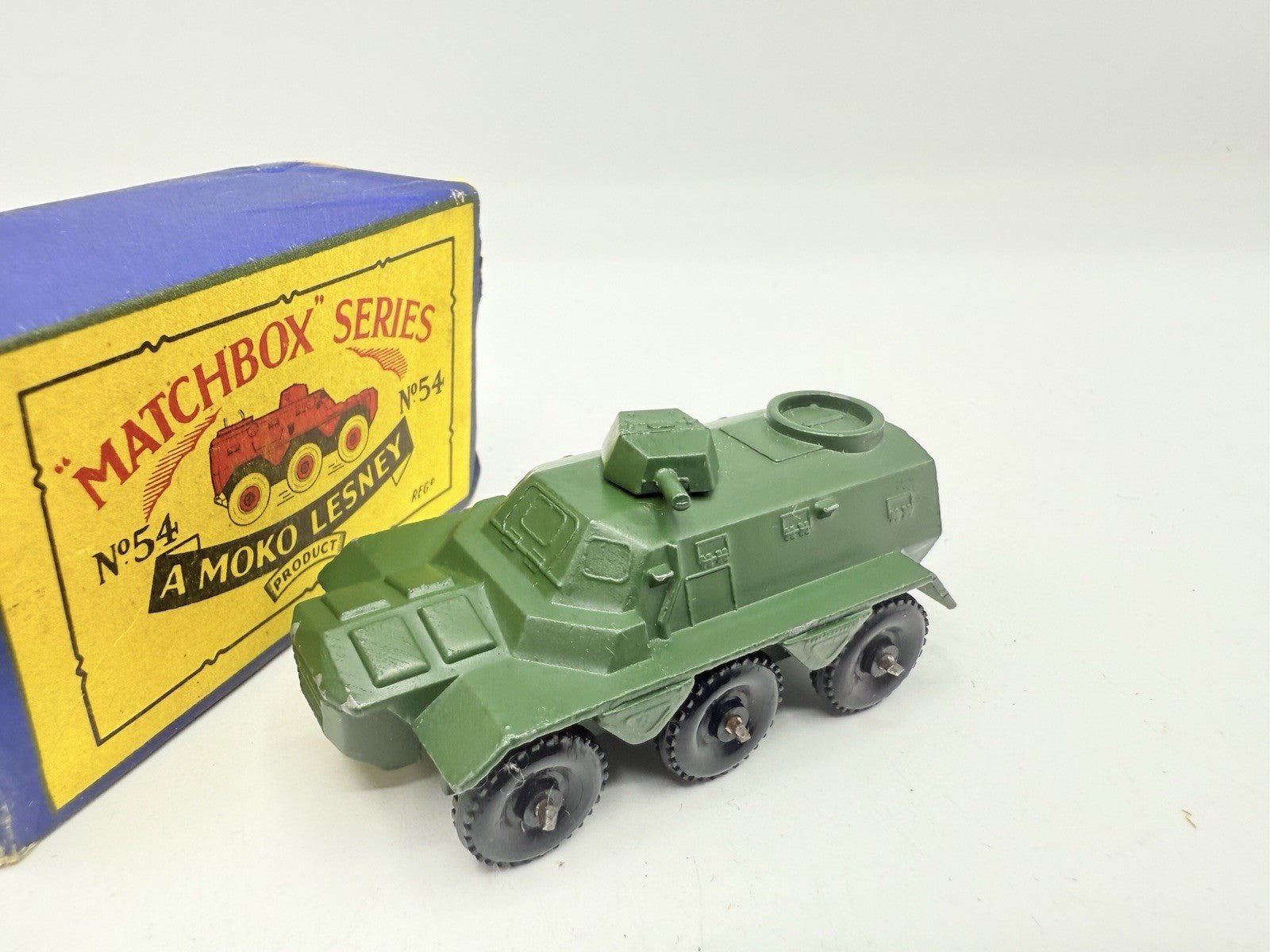Matchbox Lesney 54a Saracen Personnel Carrier - Magic Matchbox