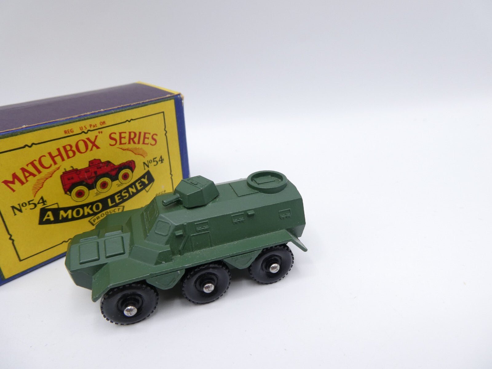 Matchbox Lesney 54a Saracen Personnel Carrier BPW - Magic Matchbox