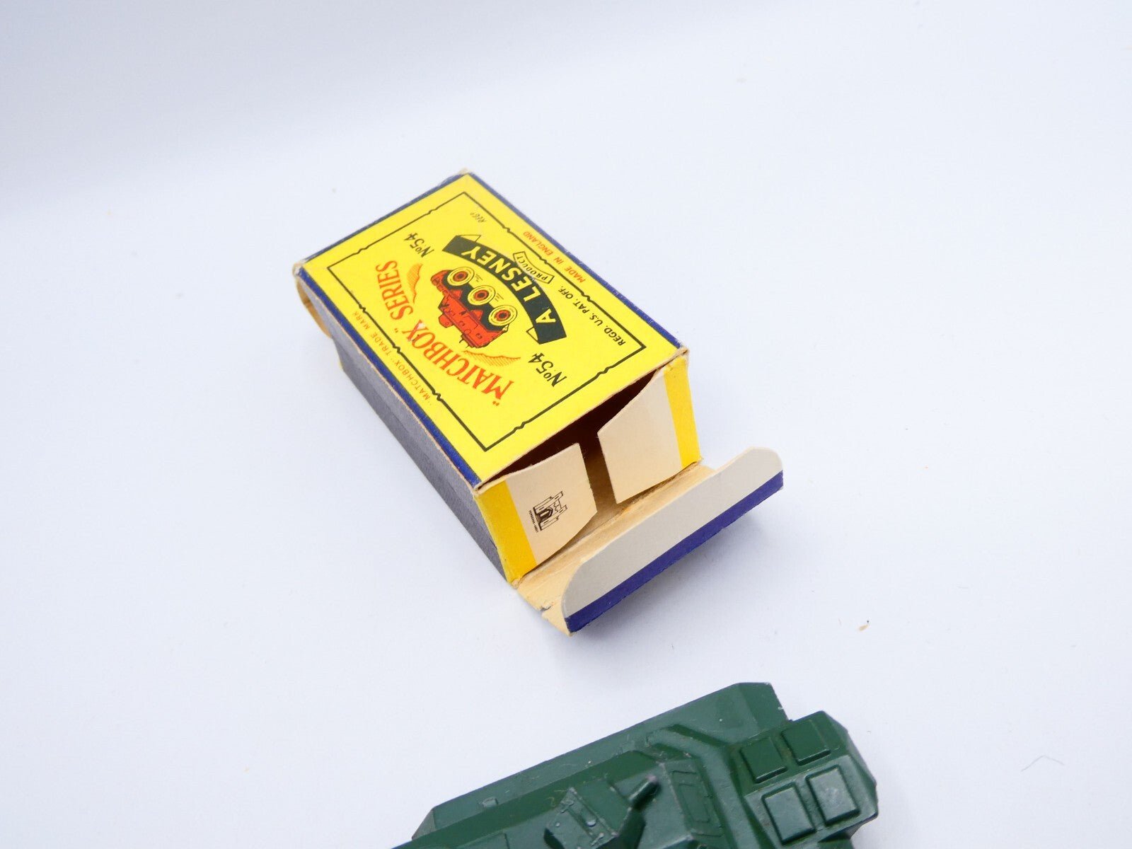 Matchbox Lesney 54a Saracen Personnel Carrier BPW - Magic Matchbox