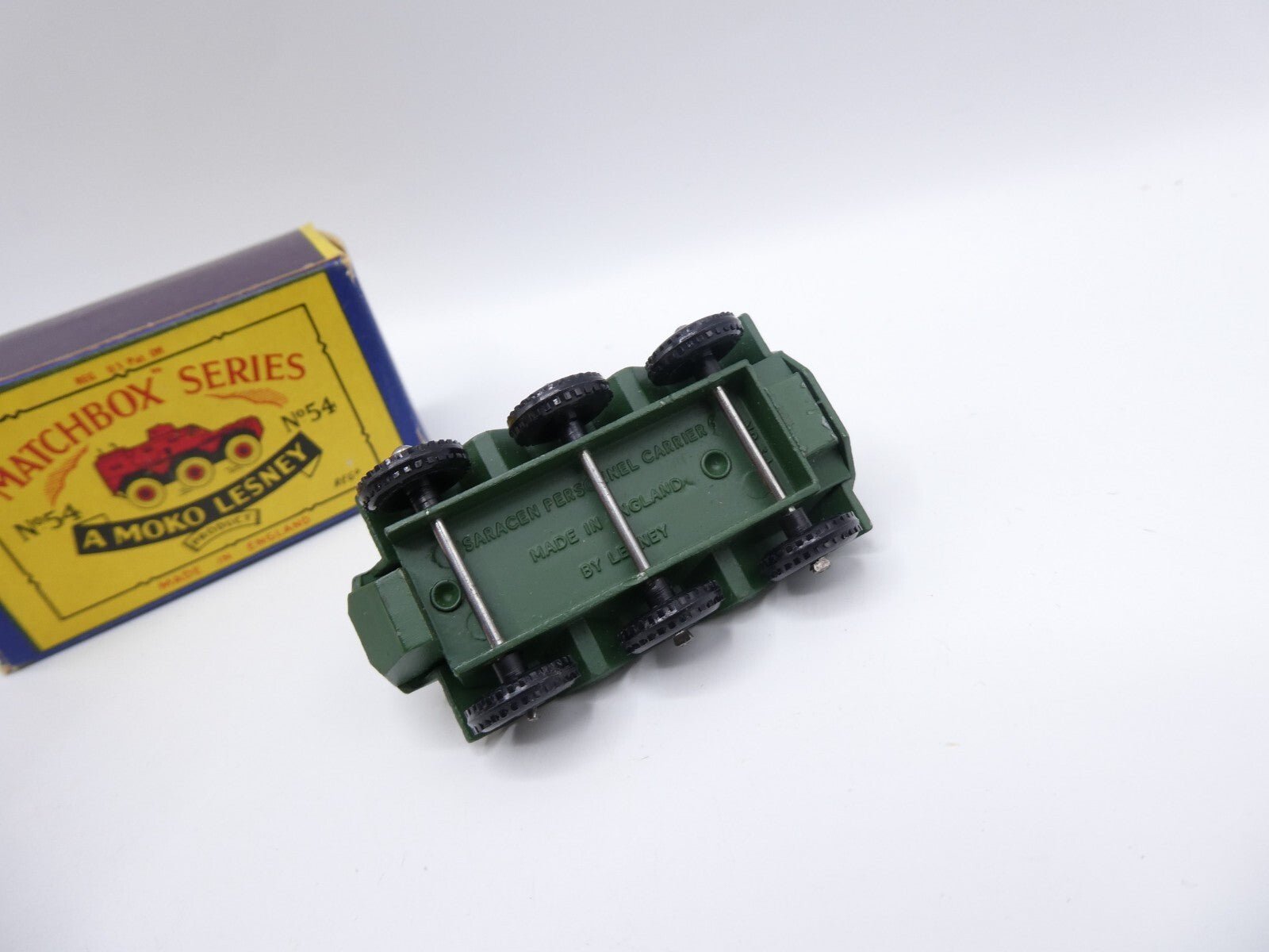 Matchbox Lesney 54a Saracen Personnel Carrier BPW - Magic Matchbox