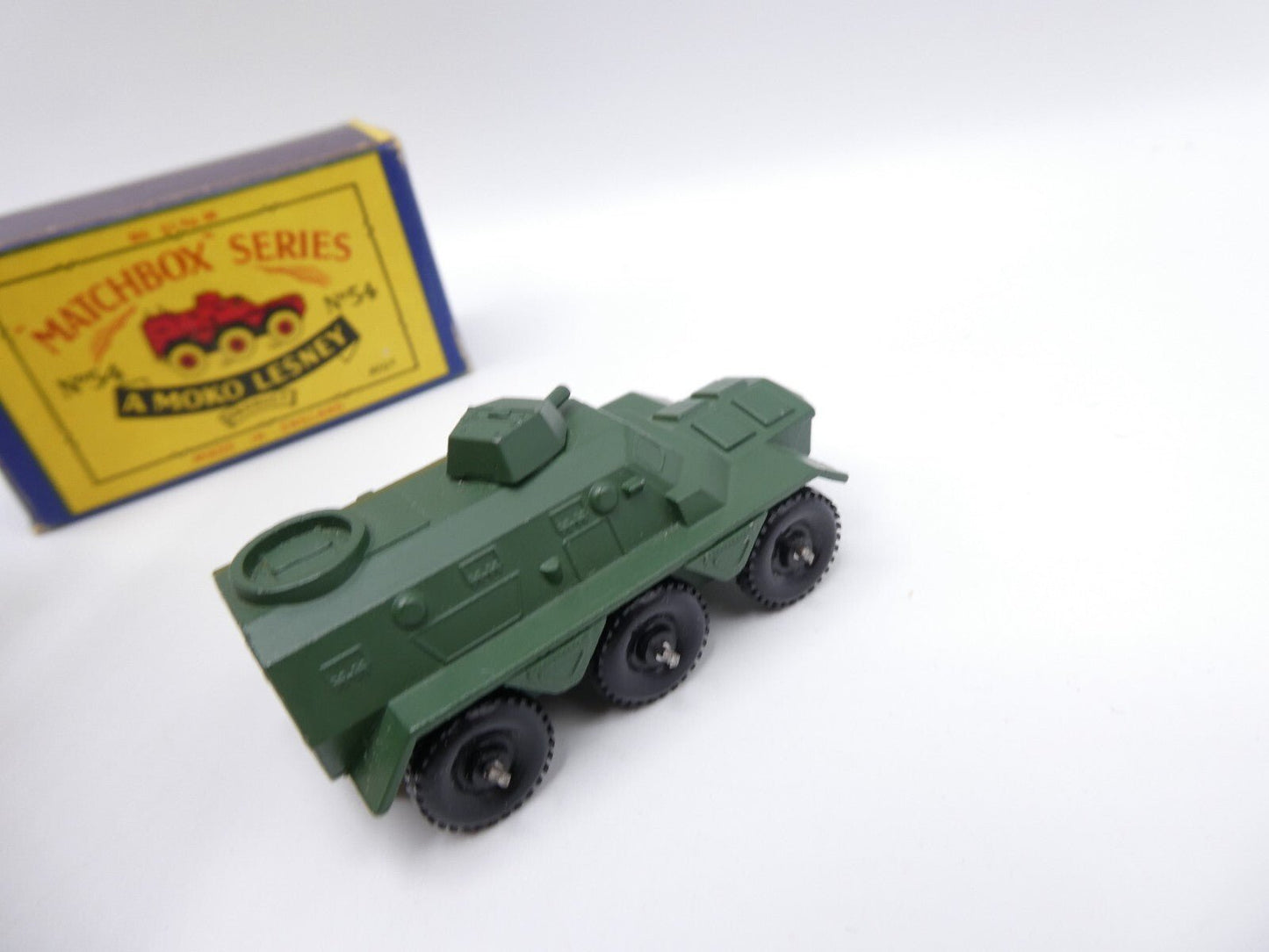 Matchbox Lesney 54a Saracen Personnel Carrier BPW - Magic Matchbox