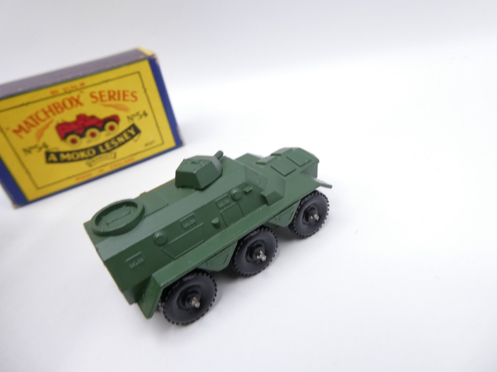 Matchbox Lesney 54a Saracen Personnel Carrier BPW - Magic Matchbox