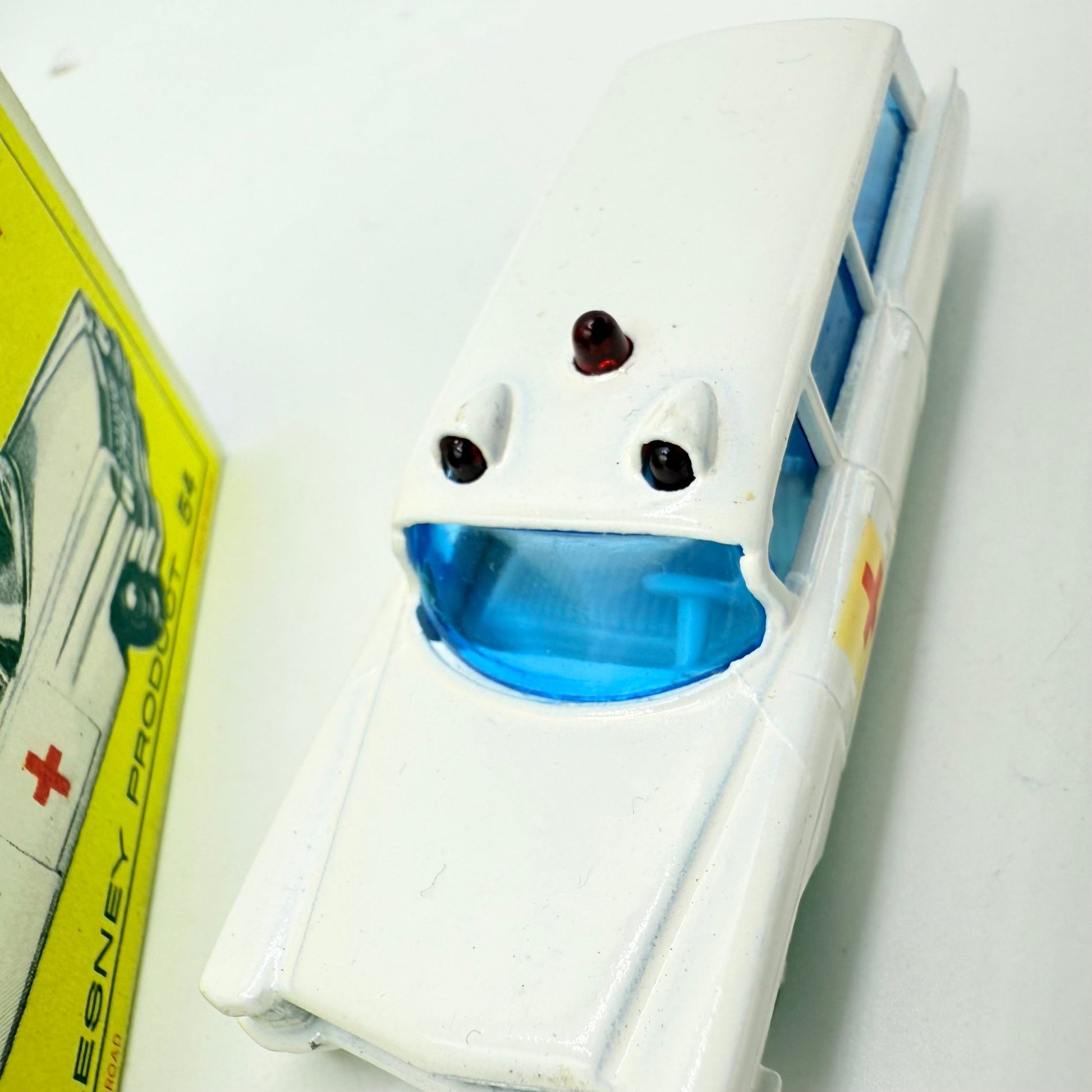 Matchbox Lesney 54b Cadillac Ambulance - Magic Matchbox