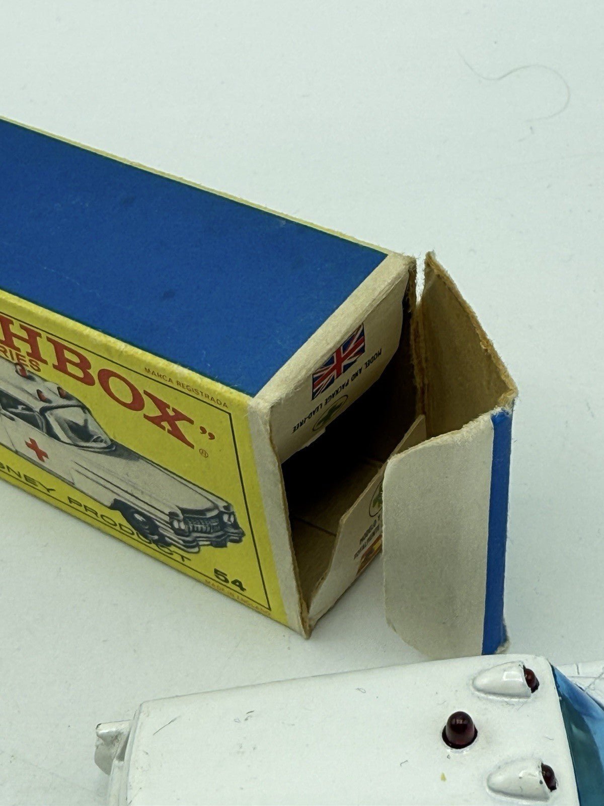 Matchbox Lesney 54b Cadillac Ambulance - Magic Matchbox