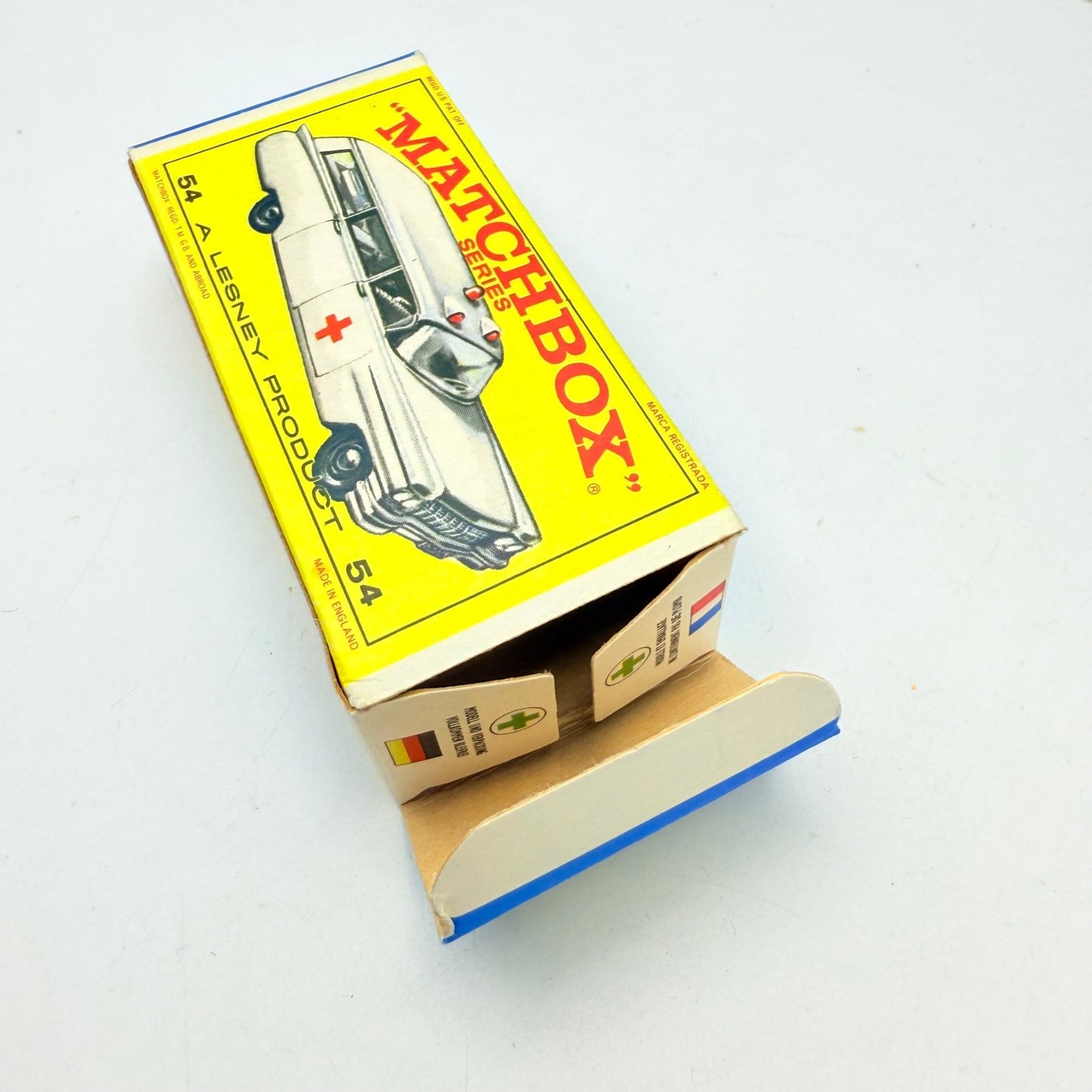 Matchbox Lesney 54b Cadillac Ambulance - Magic Matchbox