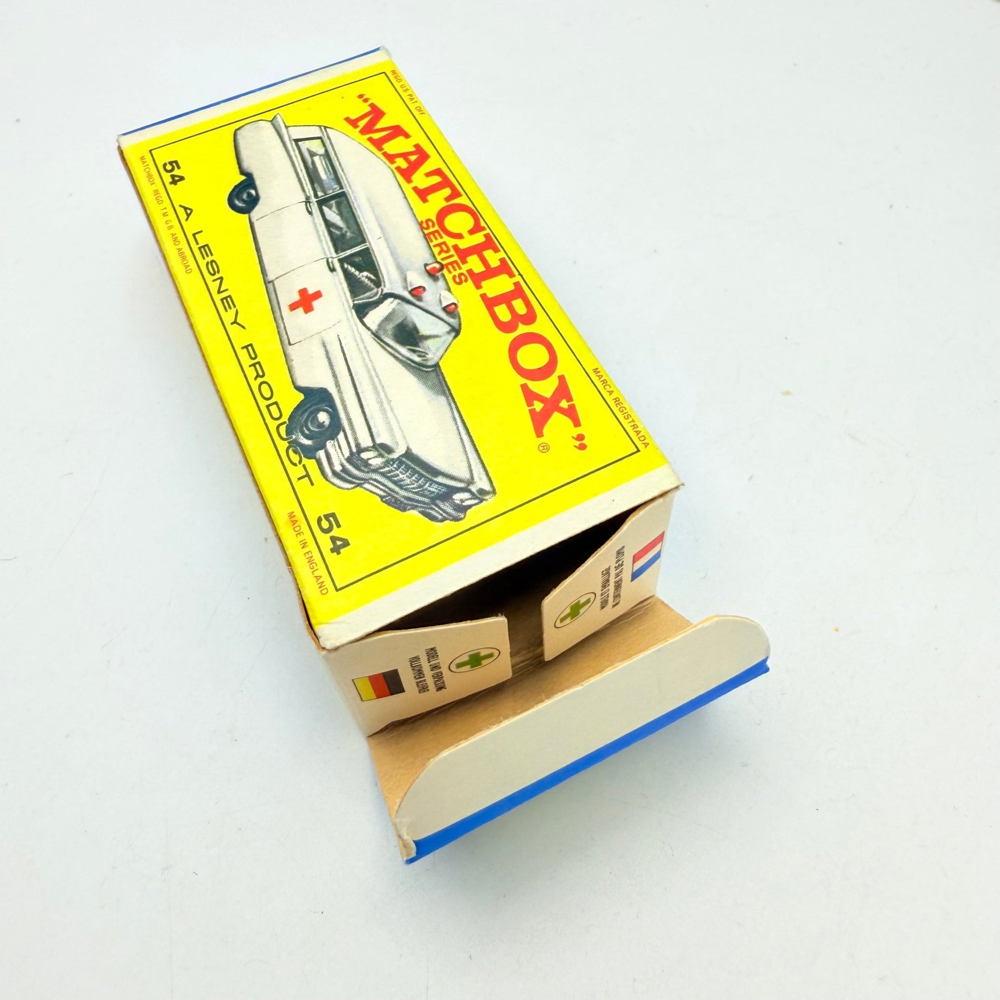 Matchbox Lesney 54b Cadillac Ambulance - Magic Matchbox