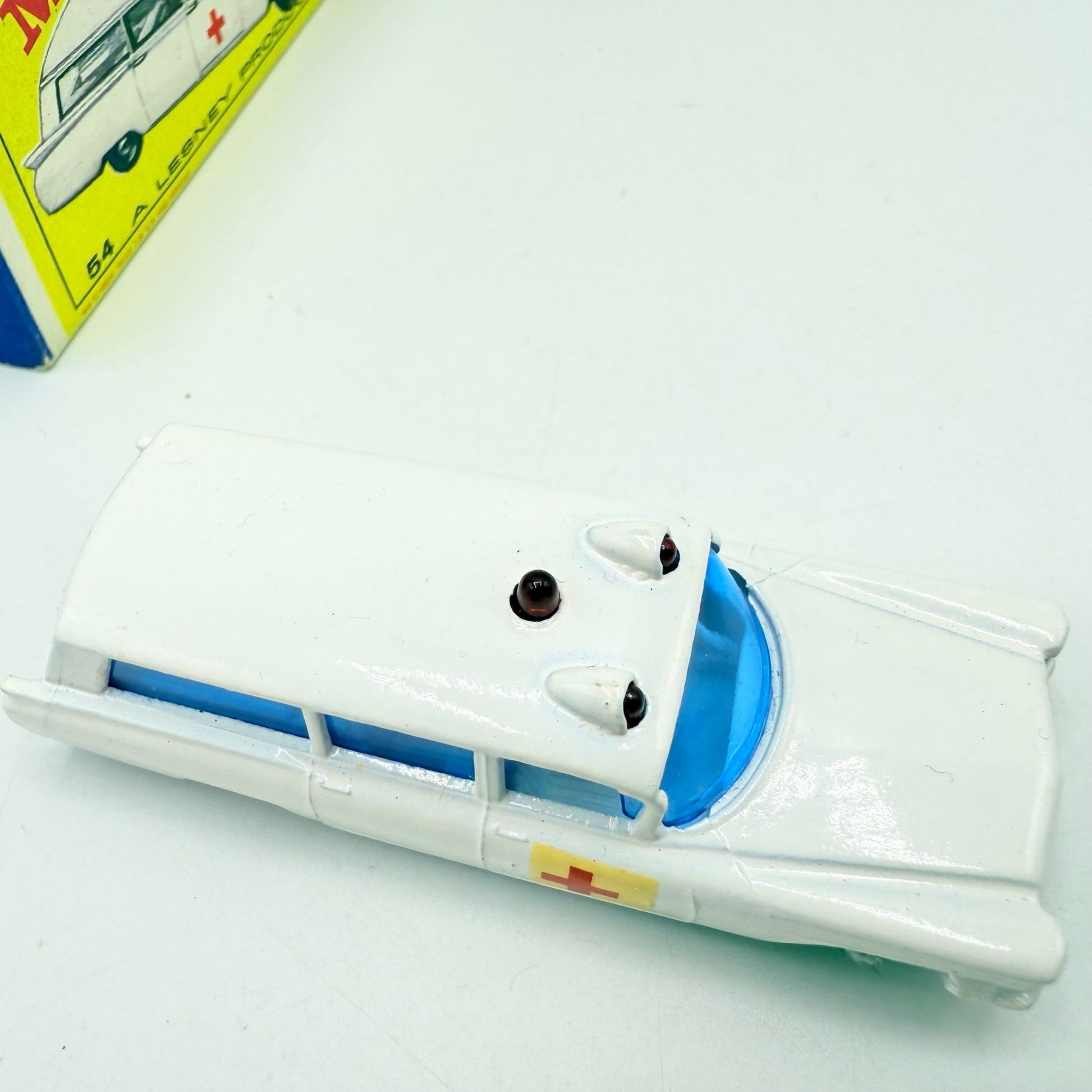 Matchbox Lesney 54b Cadillac Ambulance - Magic Matchbox