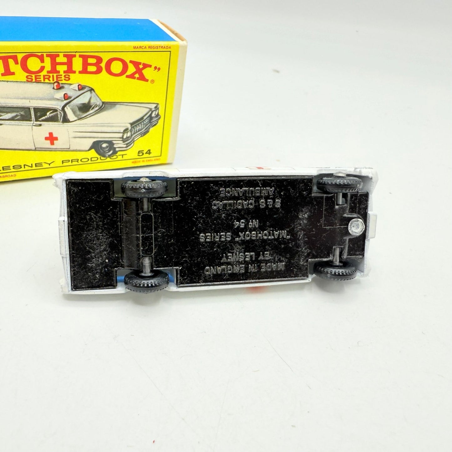 Matchbox Lesney 54b Cadillac Ambulance - Magic Matchbox