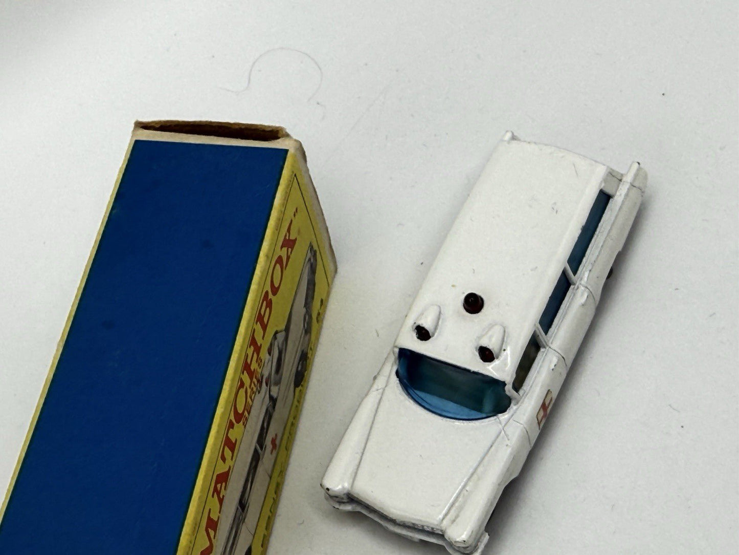Matchbox Lesney 54b Cadillac Ambulance - Magic Matchbox