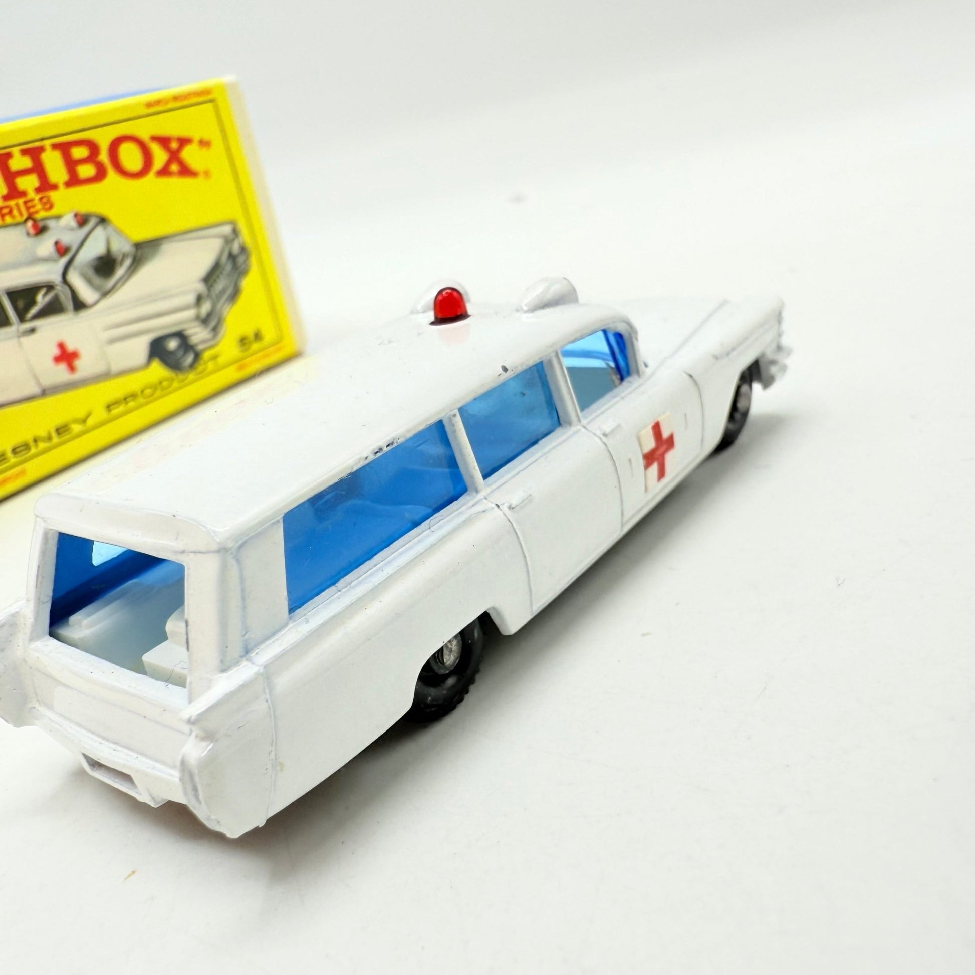 Matchbox Lesney 54b Cadillac Ambulance - Magic Matchbox