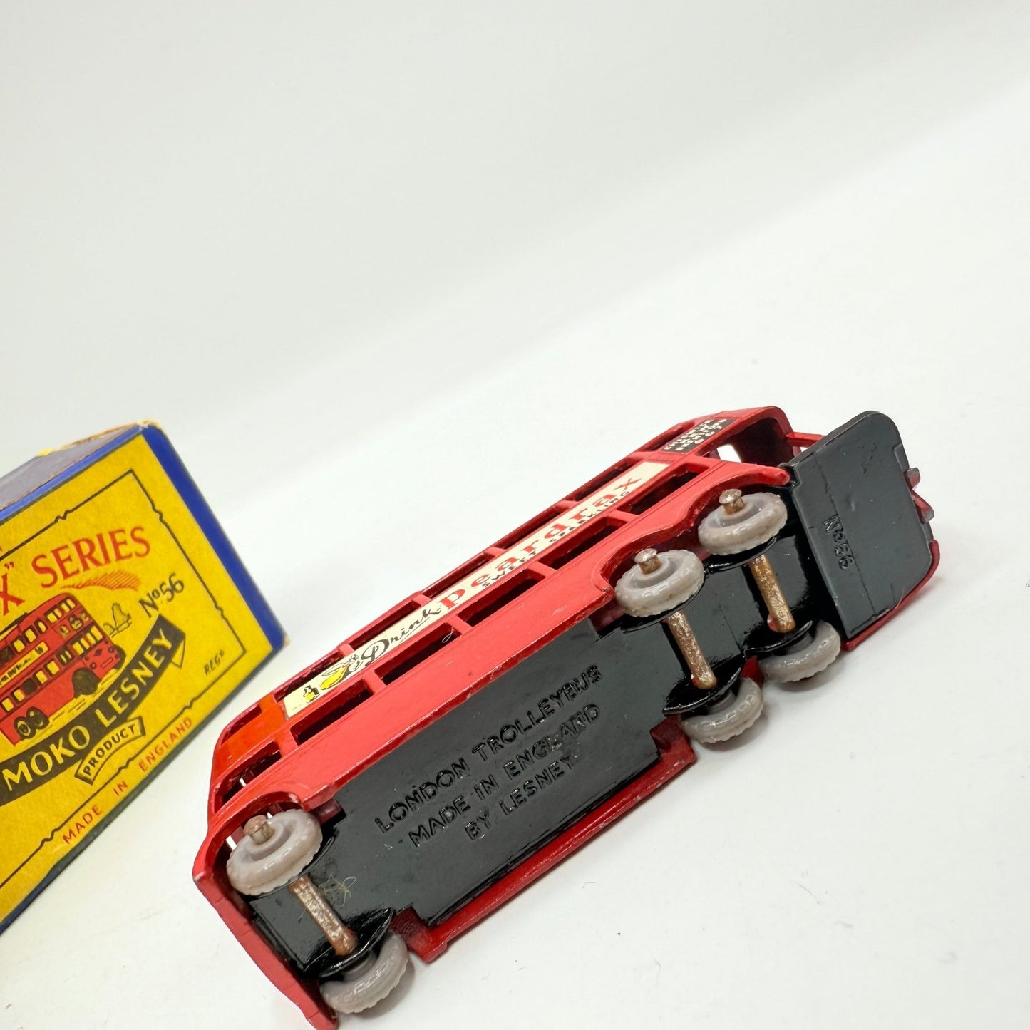 Matchbox Lesney 56a London Trolleybus "Drink Peardrax" BPW - Magic Matchbox