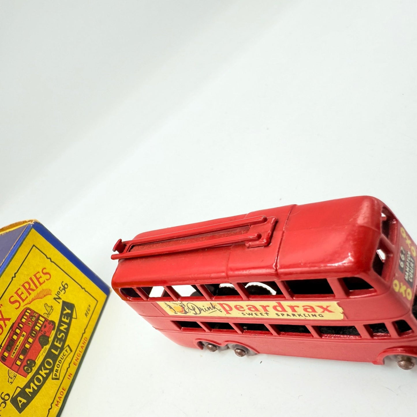 Matchbox Lesney 56a London Trolleybus "Drink Peardrax" BPW - Magic Matchbox