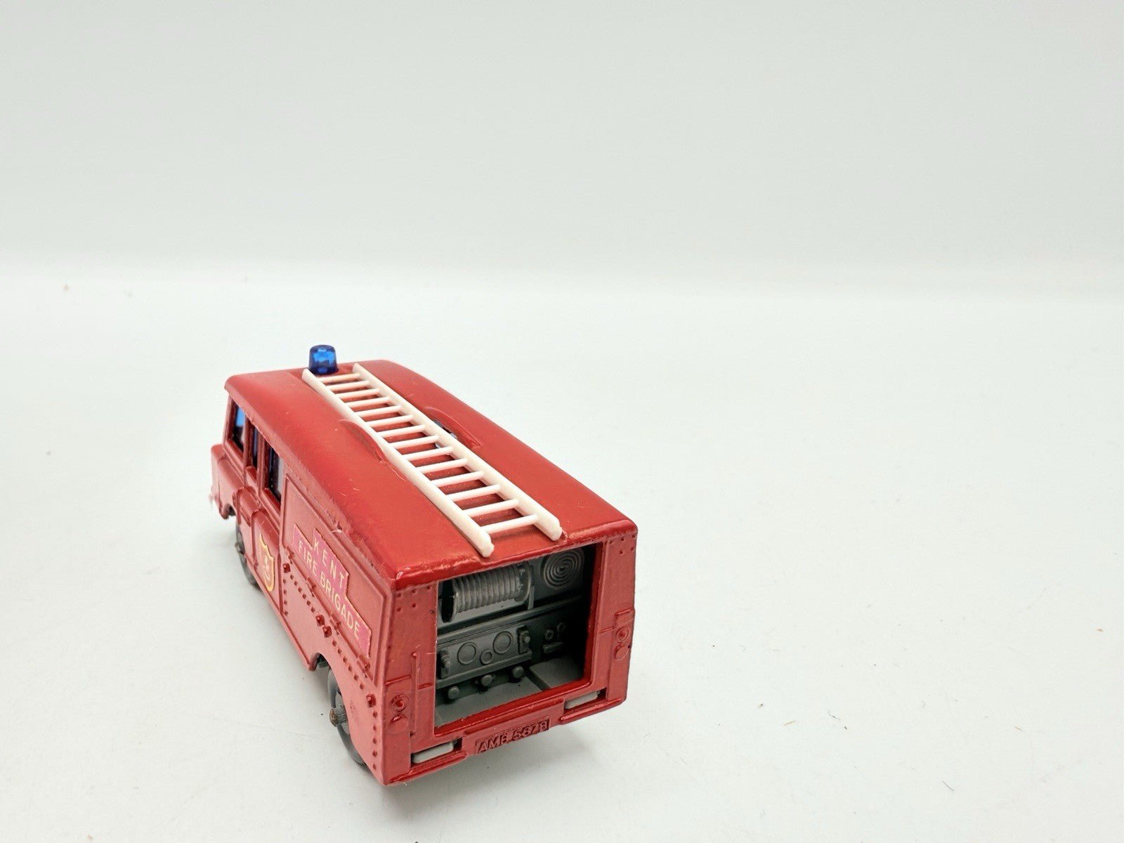 Matchbox Lesney 57c Land Rover Fire Truck - Magic Matchbox