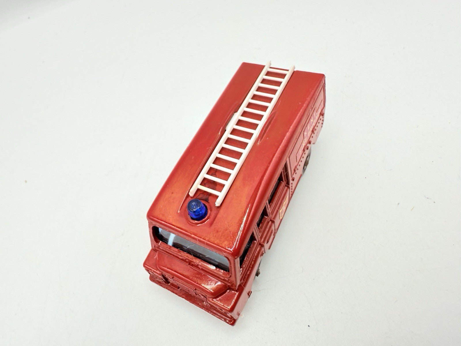 Matchbox Lesney 57c Land Rover Fire Truck - Magic Matchbox