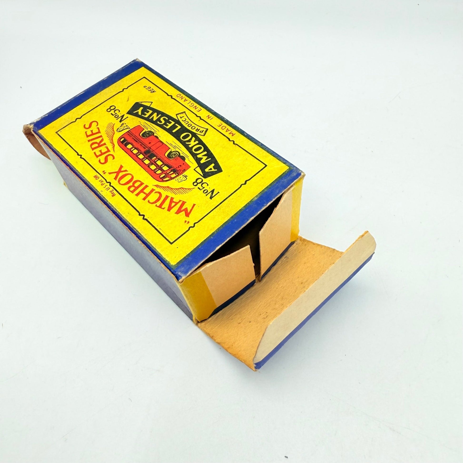 Matchbox Lesney 58a AEC BEA Coach GPW - Magic Matchbox