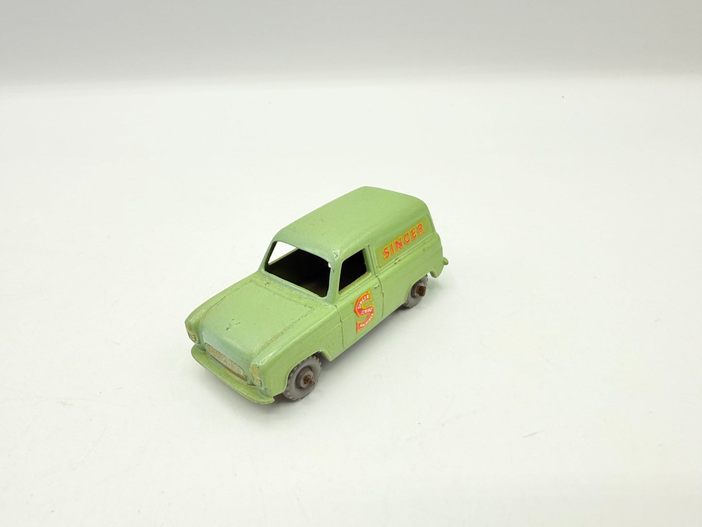 Matchbox Lesney 59a Ford Thames Singer Van GPW No decal guides - Magic Matchbox