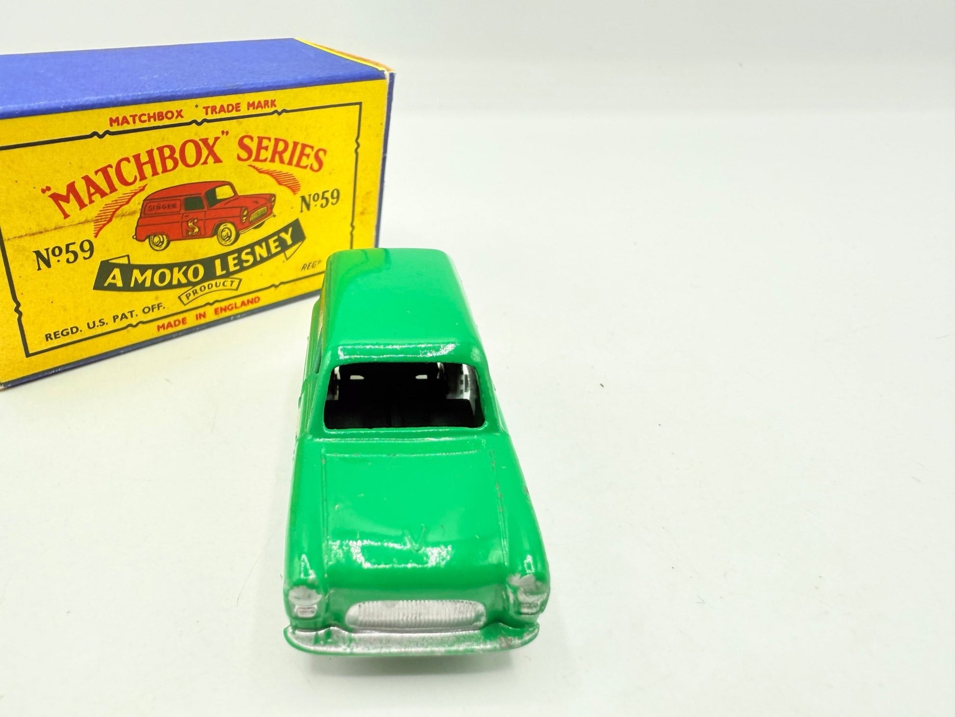 Matchbox Lesney 59a Ford Thames Singer Van SPW - Magic Matchbox