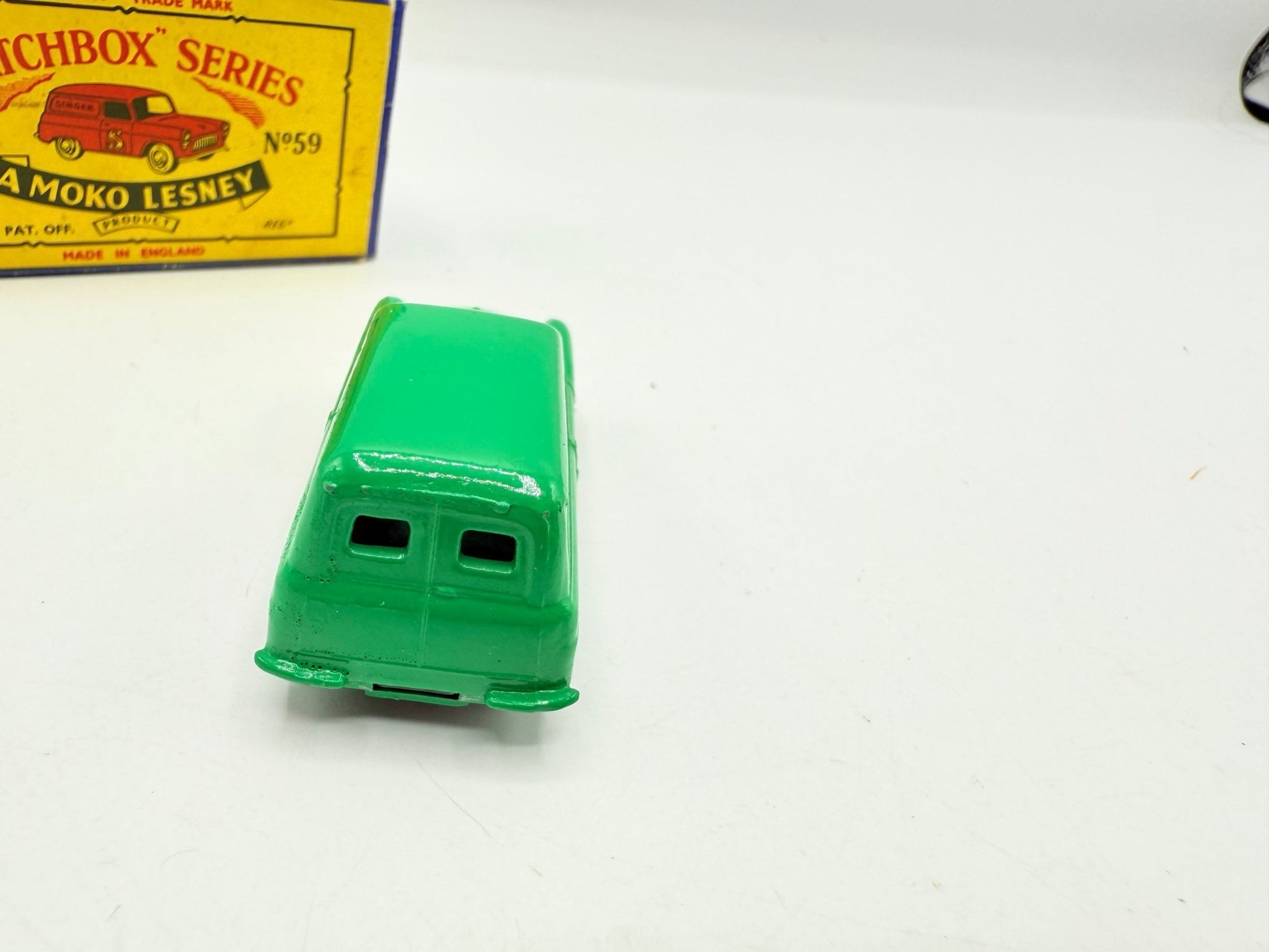 Matchbox Lesney 59a Ford Thames Singer Van SPW - Magic Matchbox