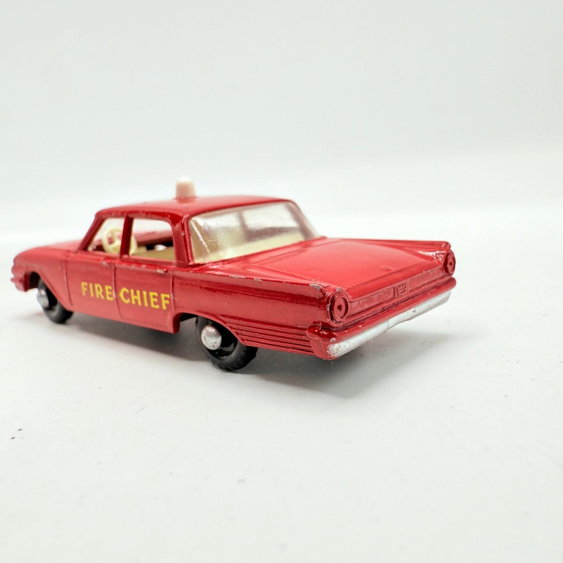 Matchbox Lesney 59b Ford Fairlane Fire Chief's Car - BPW - Magic Matchbox