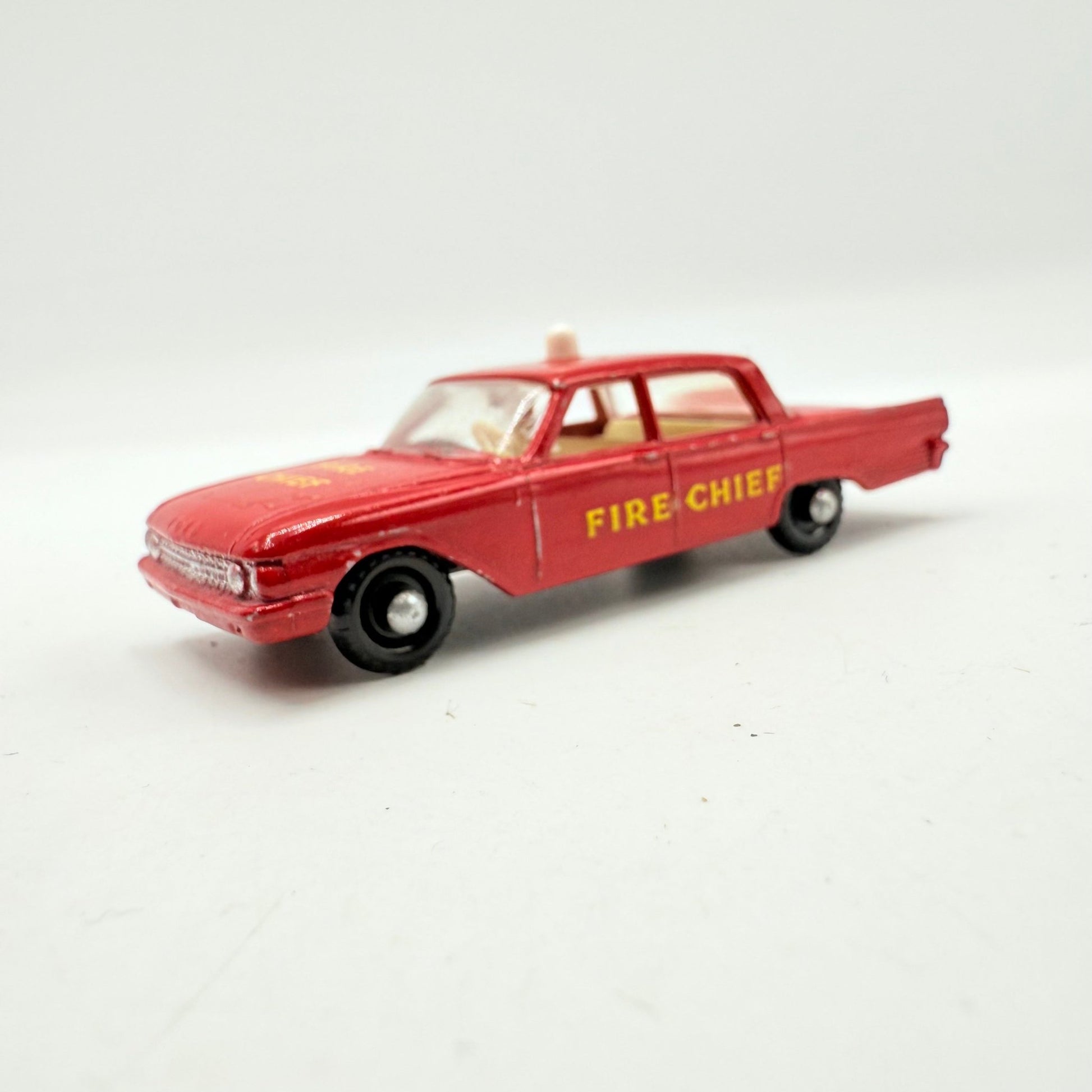Matchbox Lesney 59b Ford Fairlane Fire Chief's Car - BPW - Magic Matchbox