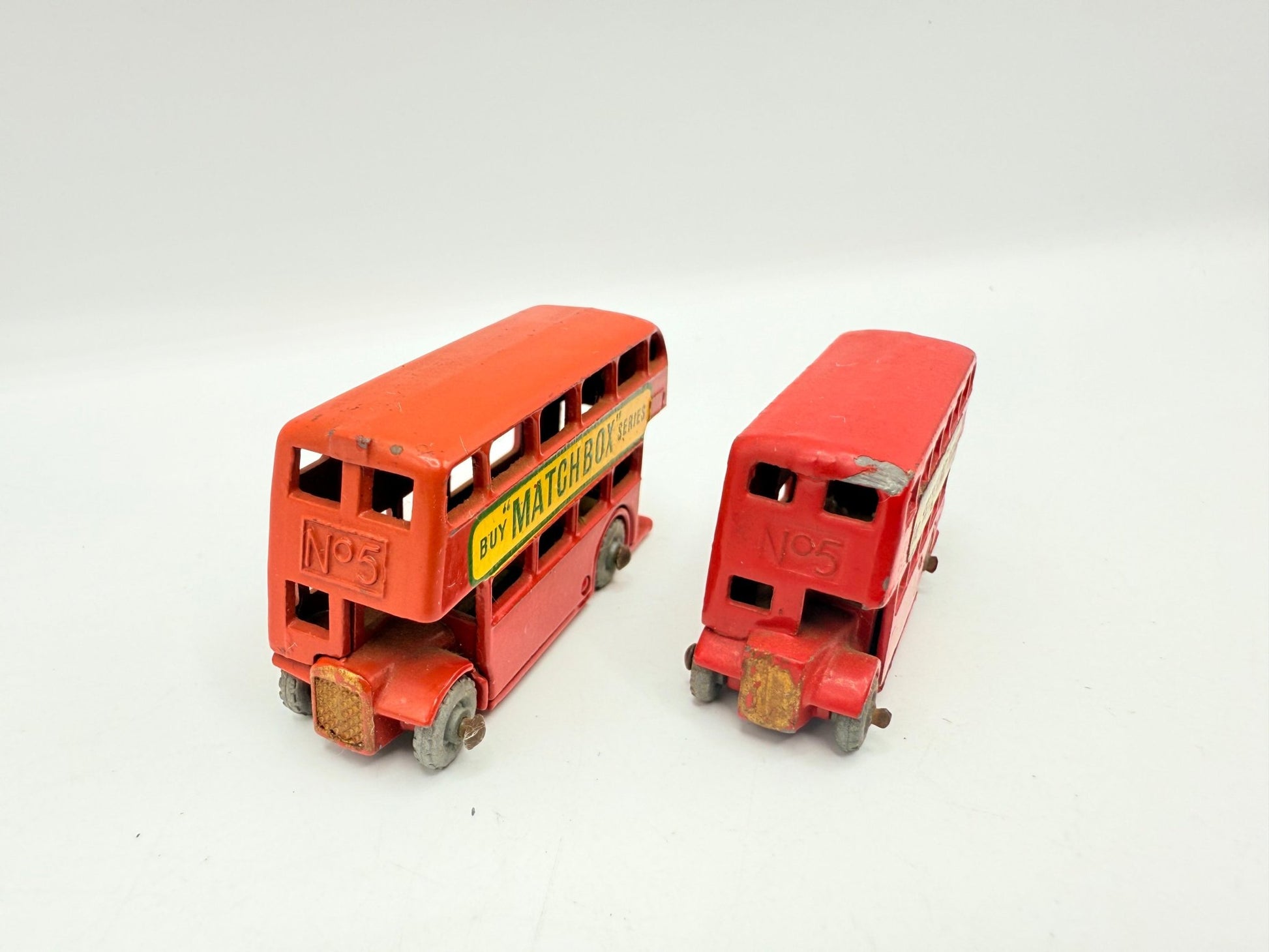 Matchbox Lesney 5a & 5b London Buses - Magic Matchbox
