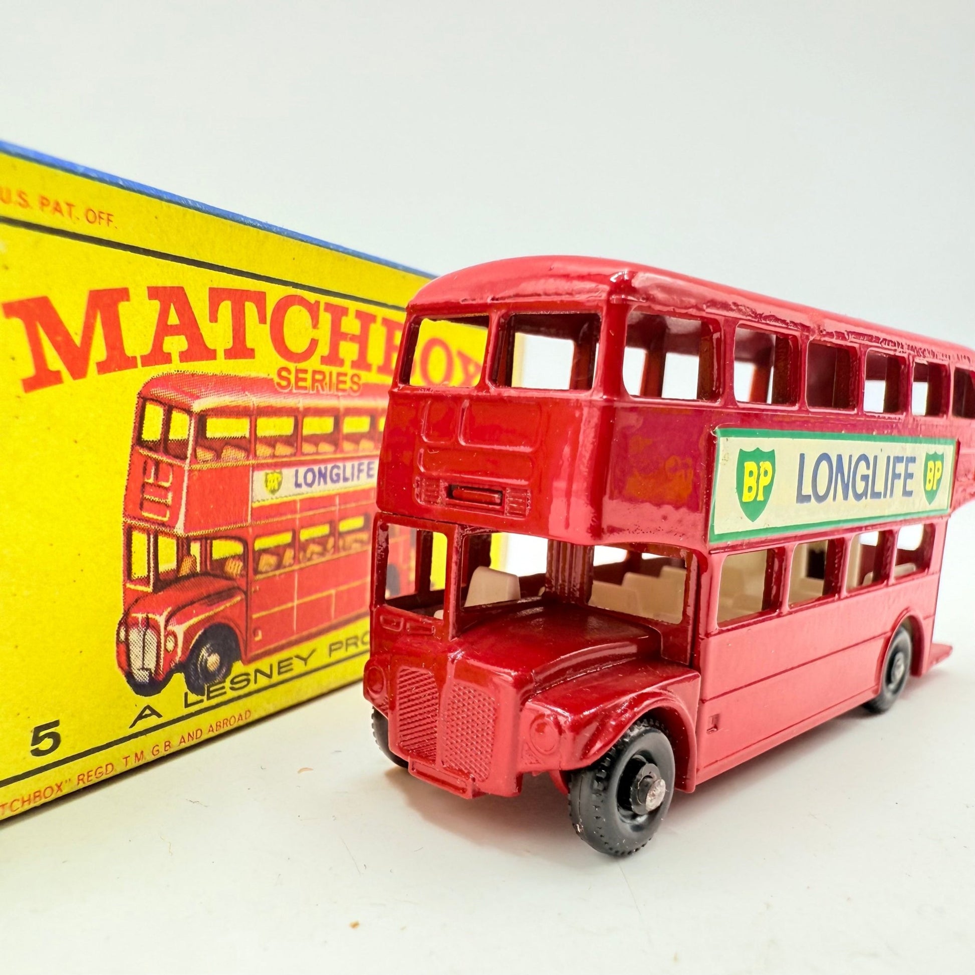 Matchbox Lesney 5d Routemaster Bus - Magic Matchbox