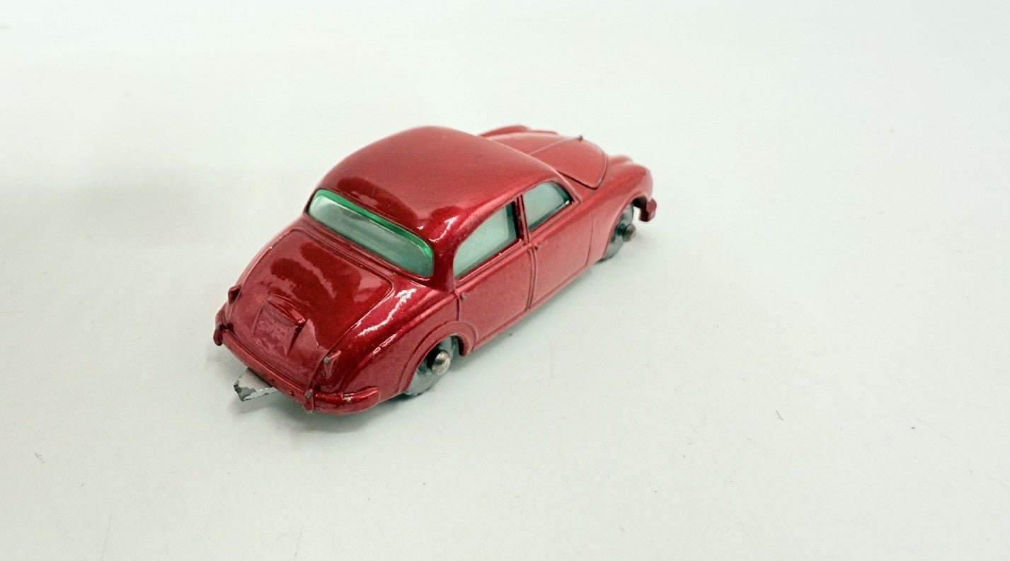 Matchbox Lesney 65b Jaguar 3.4 Litre Sedan SPW - Magic Matchbox
