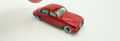 Matchbox Lesney 65b Jaguar 3.4 Litre Sedan SPW - Magic Matchbox