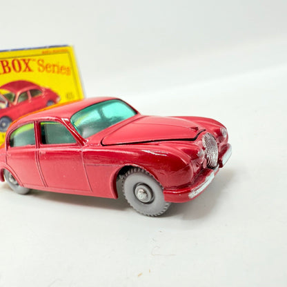 Matchbox Lesney 65b Jaguar 3.8 Litre Saloon GPW - Magic Matchbox