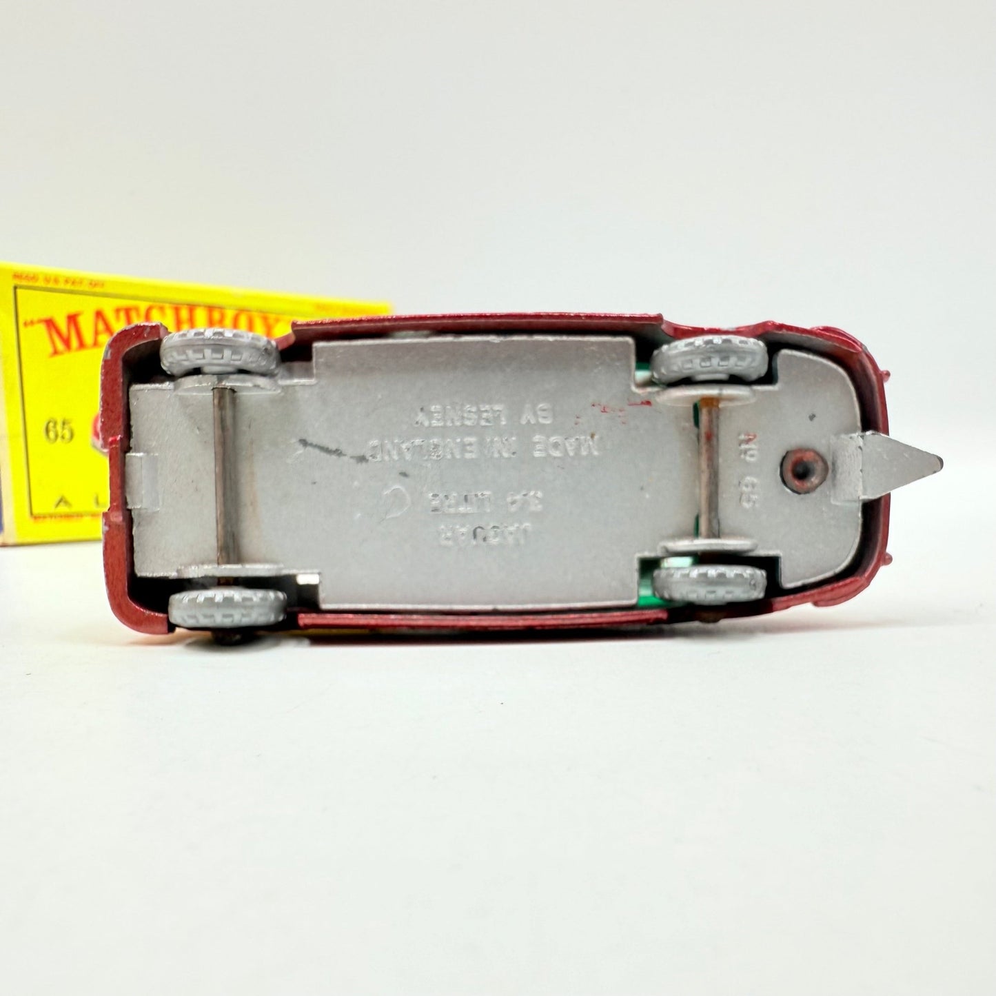 Matchbox Lesney 65b Jaguar 3.8 Litre Saloon SPW - Magic Matchbox