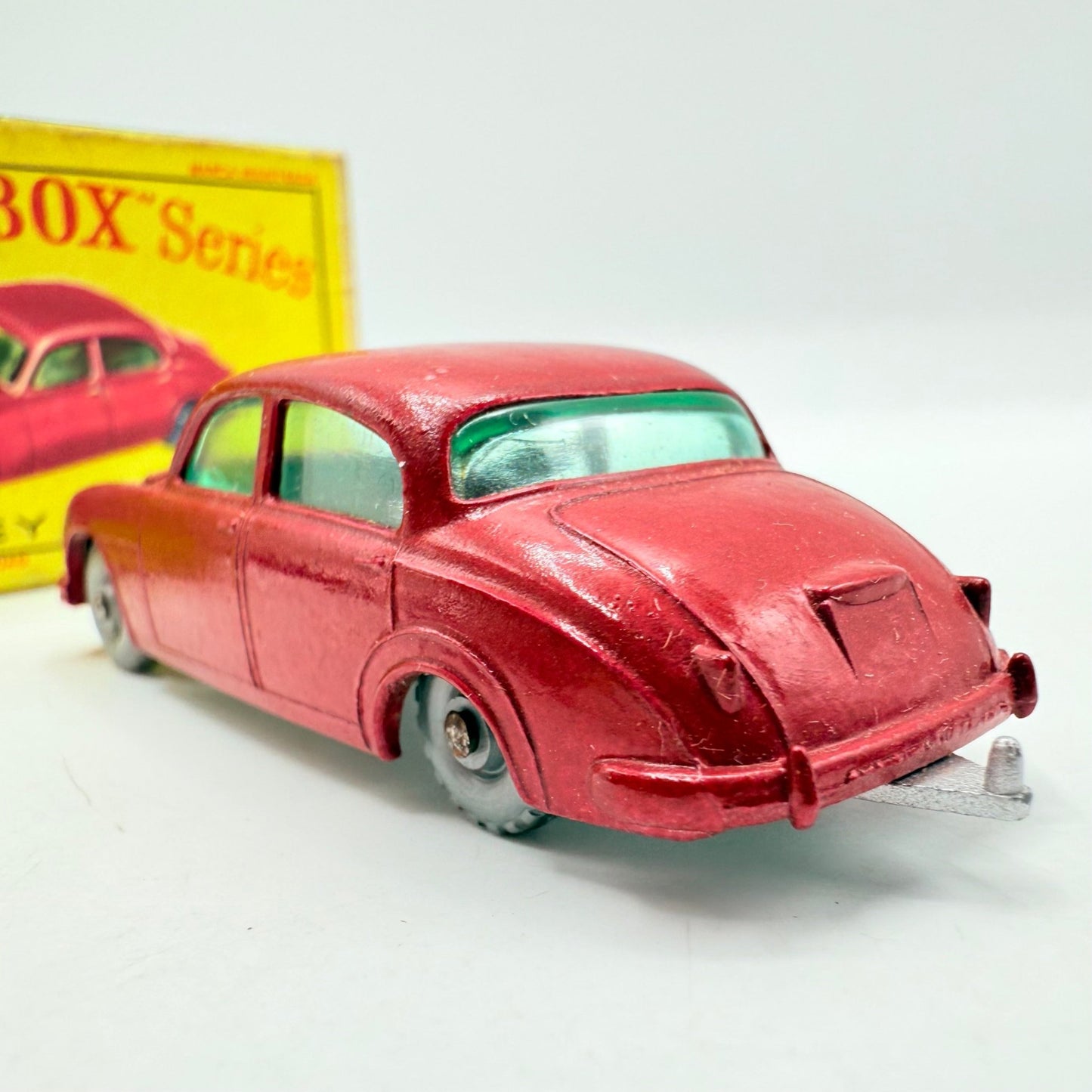 Matchbox Lesney 65b Jaguar 3.8 Litre Saloon SPW - Magic Matchbox